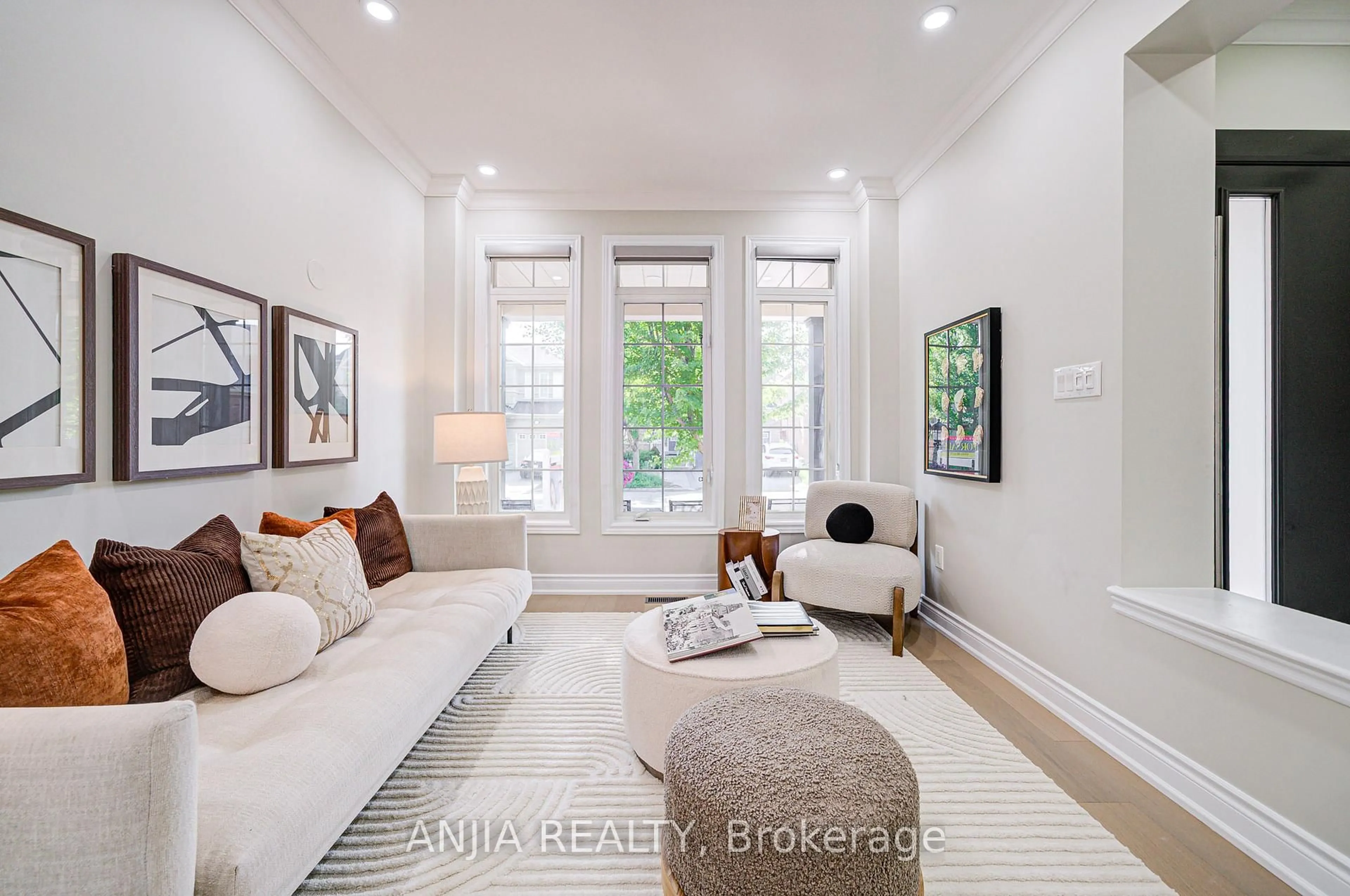 Living room with furniture, unknown for 5 Solace Rd, Markham Ontario L6E 0A3