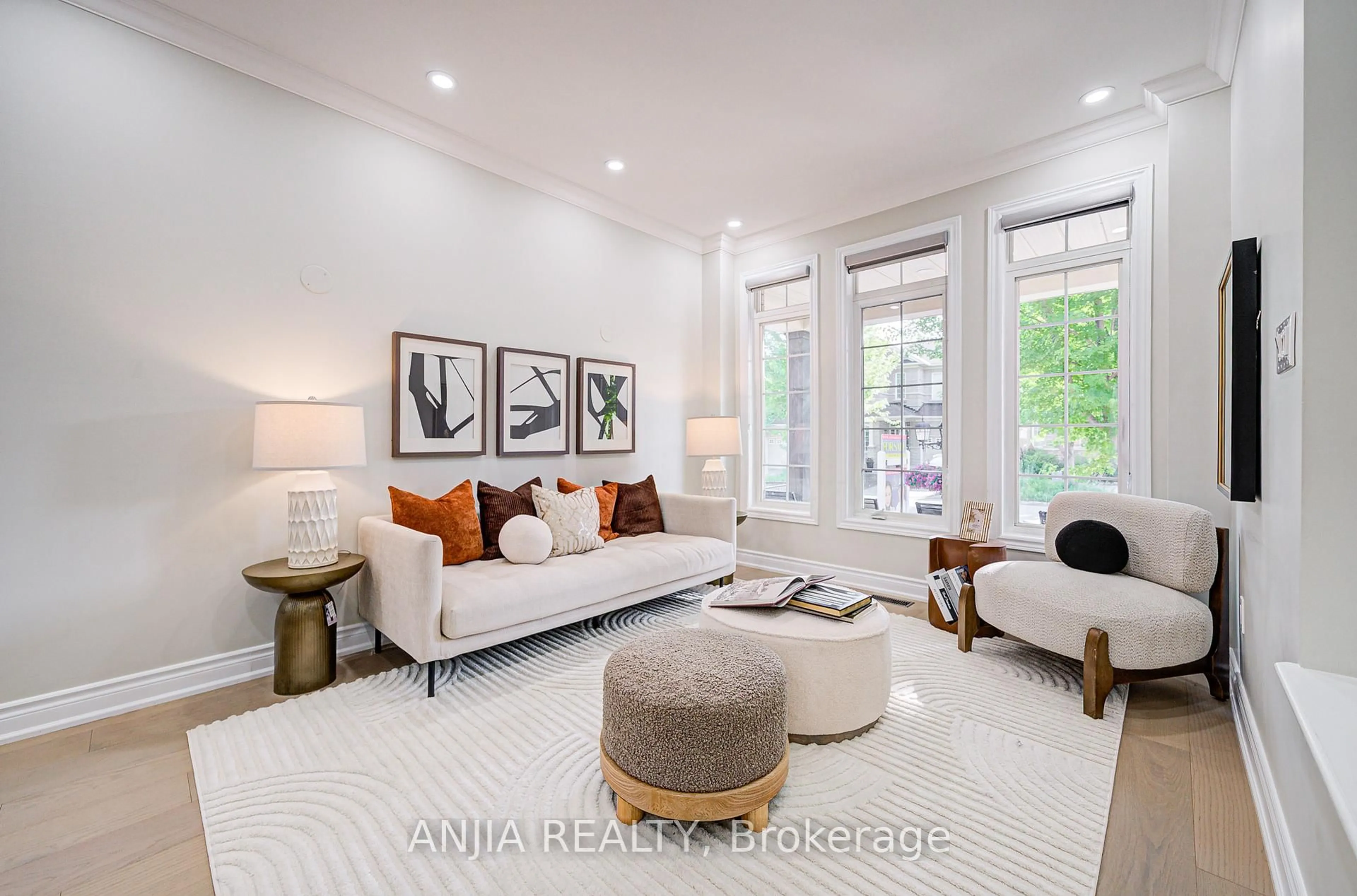 Living room with furniture, unknown for 5 Solace Rd, Markham Ontario L6E 0A3