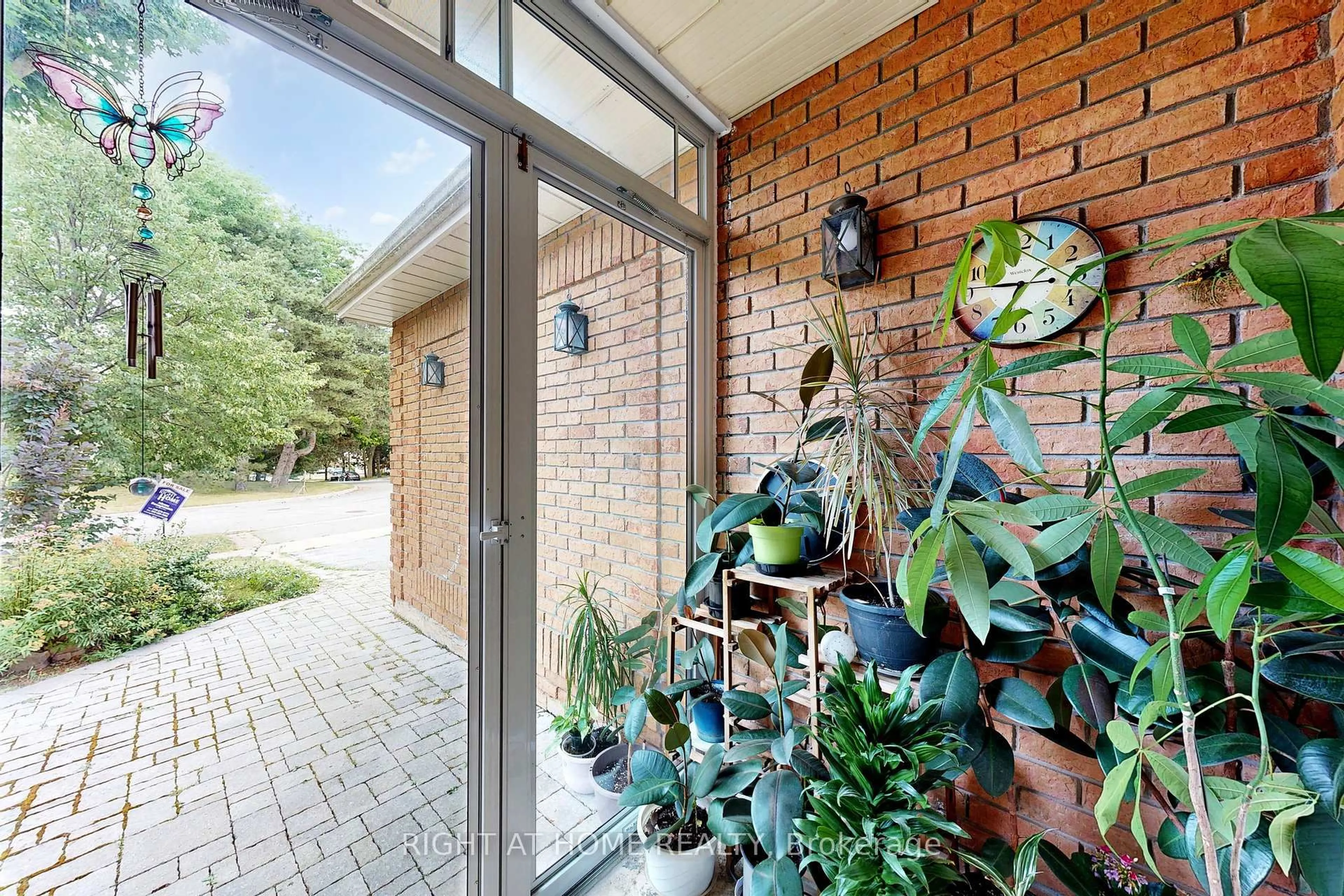Unknown for 52 Breckonwood Cres, Markham Ontario L3T 5E8