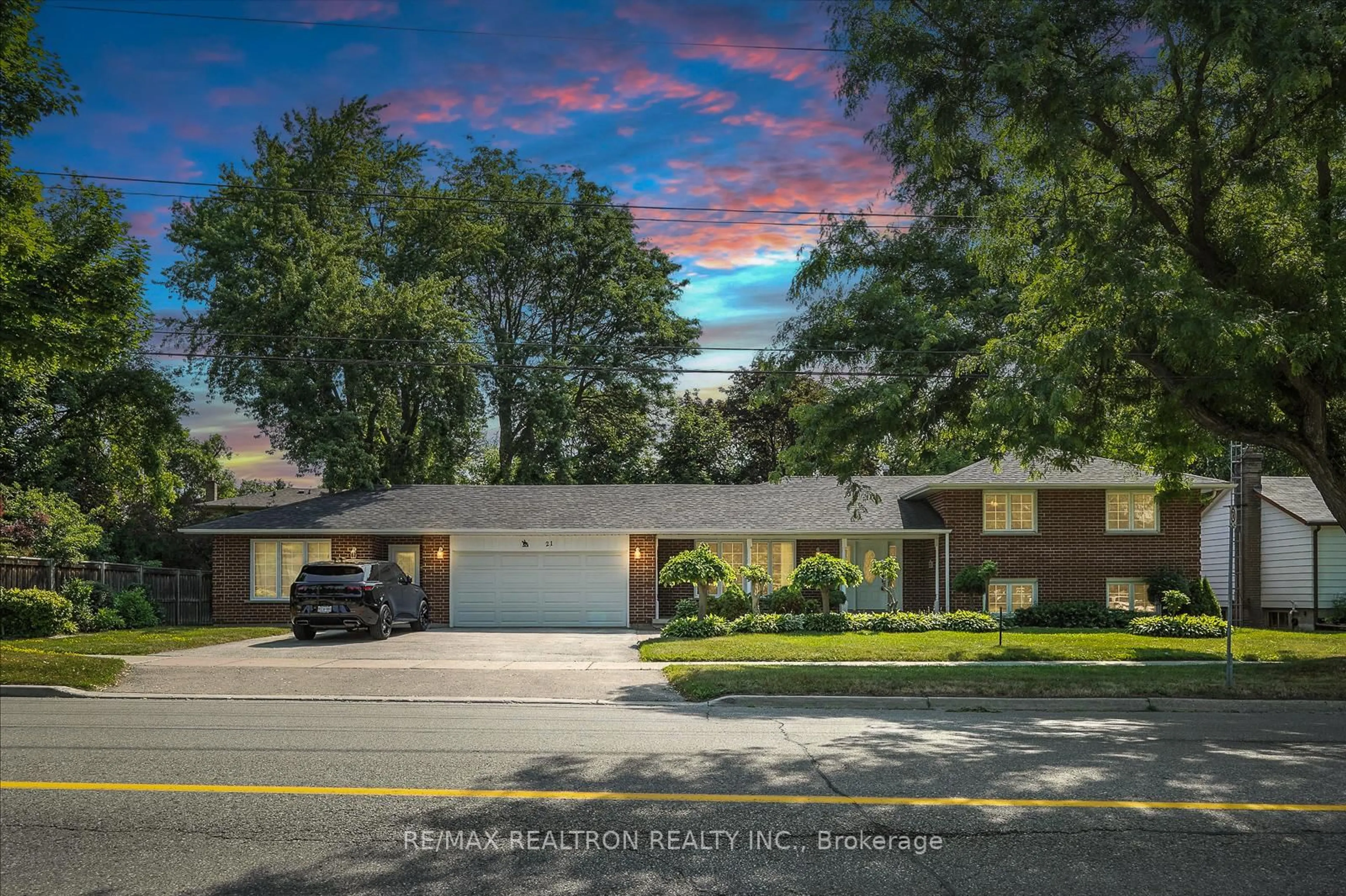 Home with brick exterior material, street for 21 Trench St, Richmond Hill Ontario L4C 3W4