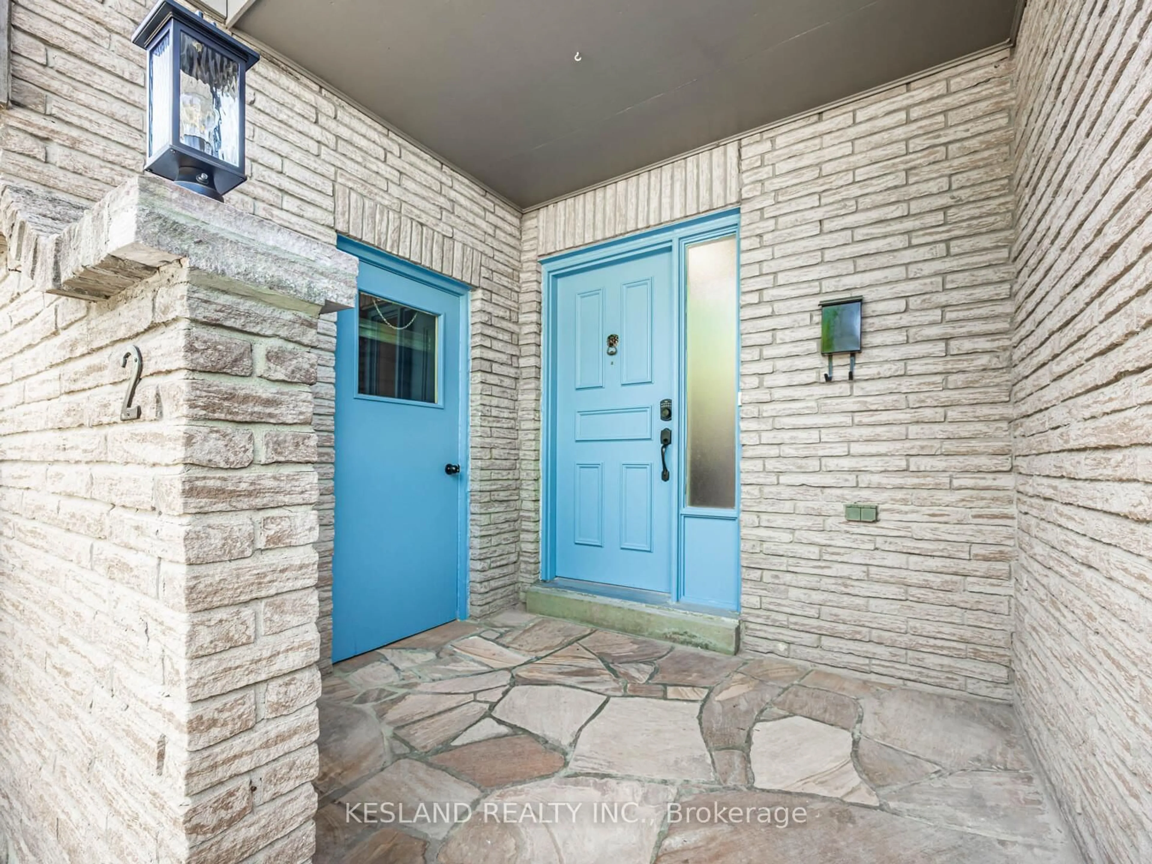 Indoor entryway for 2 Reginald Cres, Markham Ontario L3P 3T7