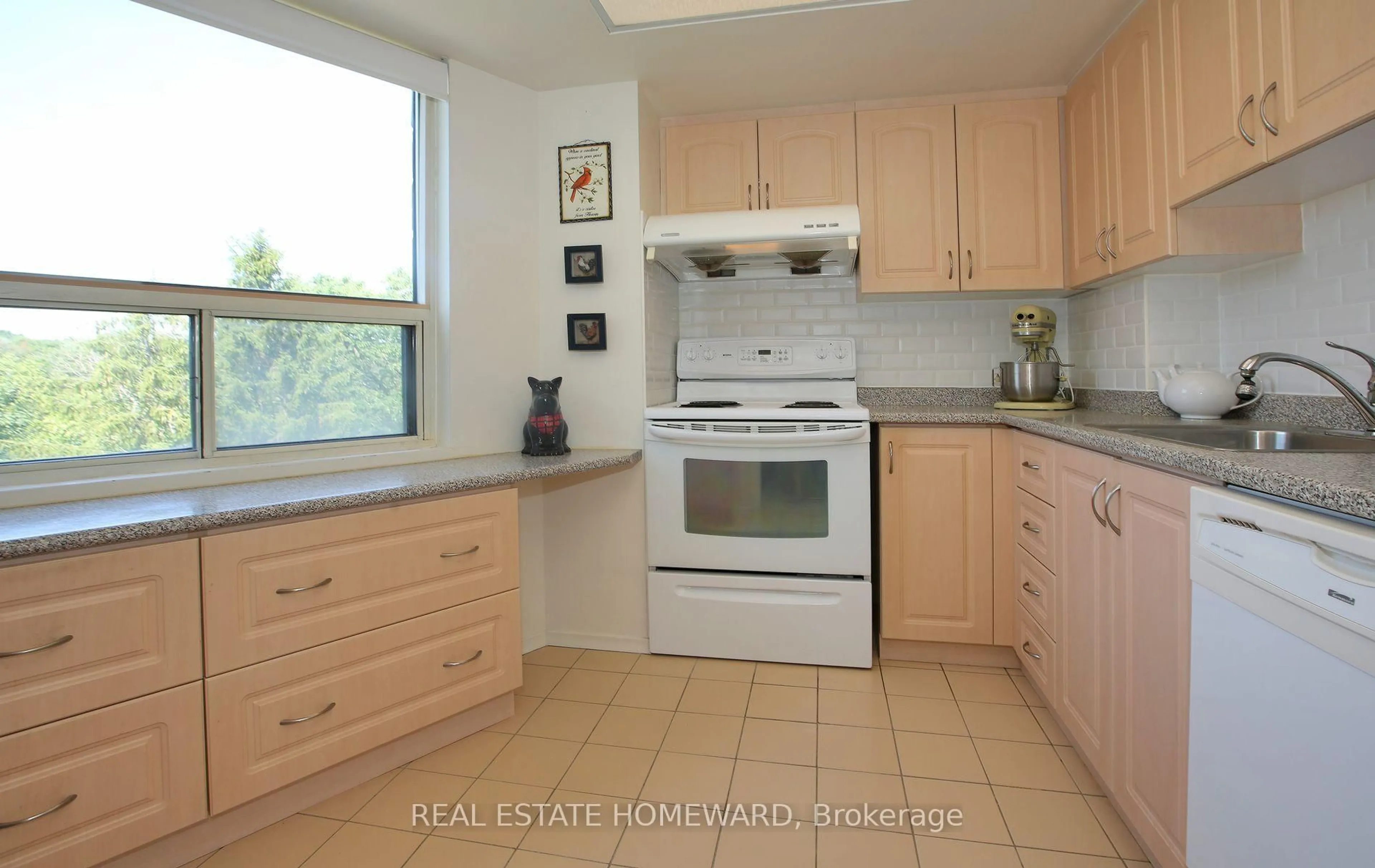 Standard kitchen, unknown for 2 Raymerville Dr #605, Markham Ontario L3P 7N7