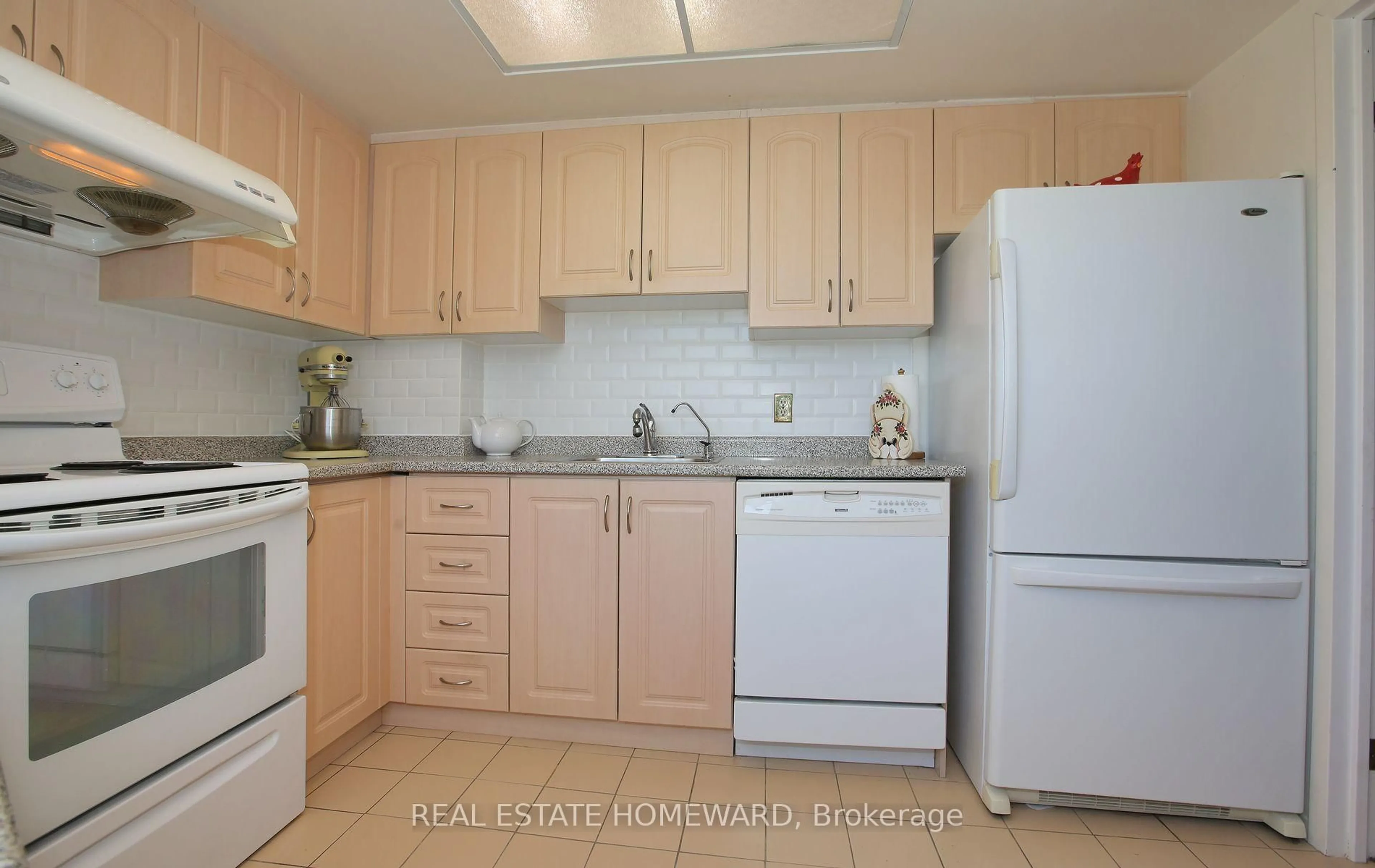 Standard kitchen, unknown for 2 Raymerville Dr #605, Markham Ontario L3P 7N7