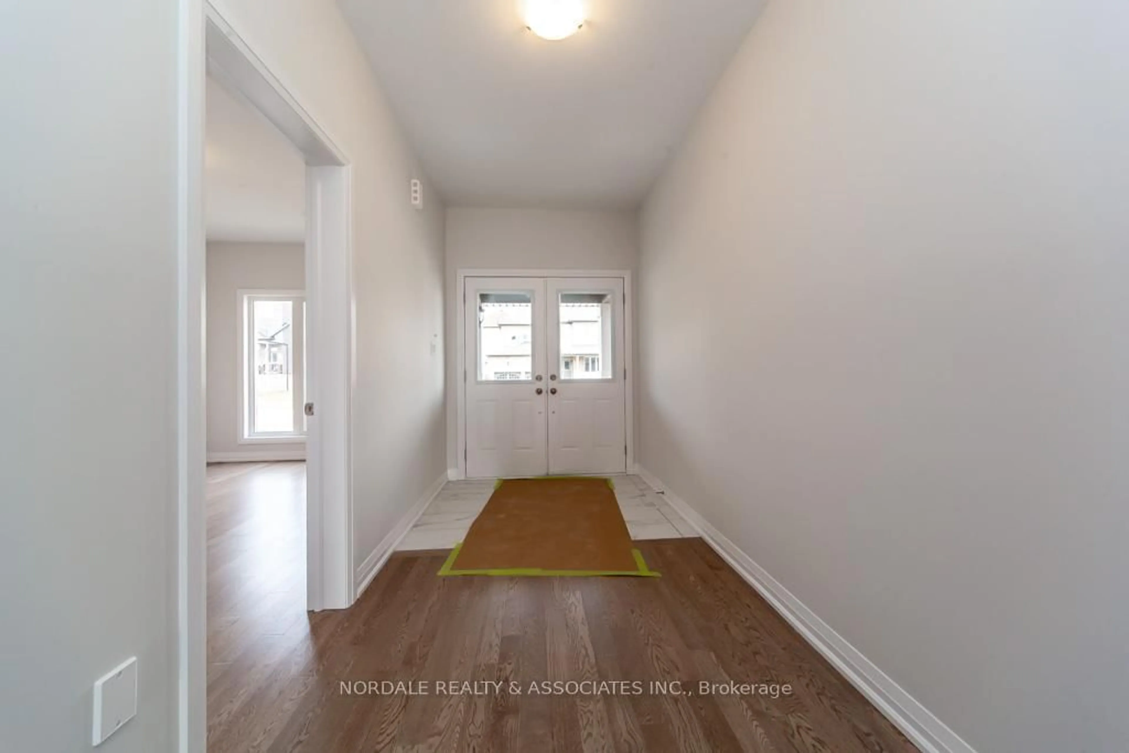 Indoor entryway for 1393 STOVELL Cres, Innisfil Ontario L0L 1W0