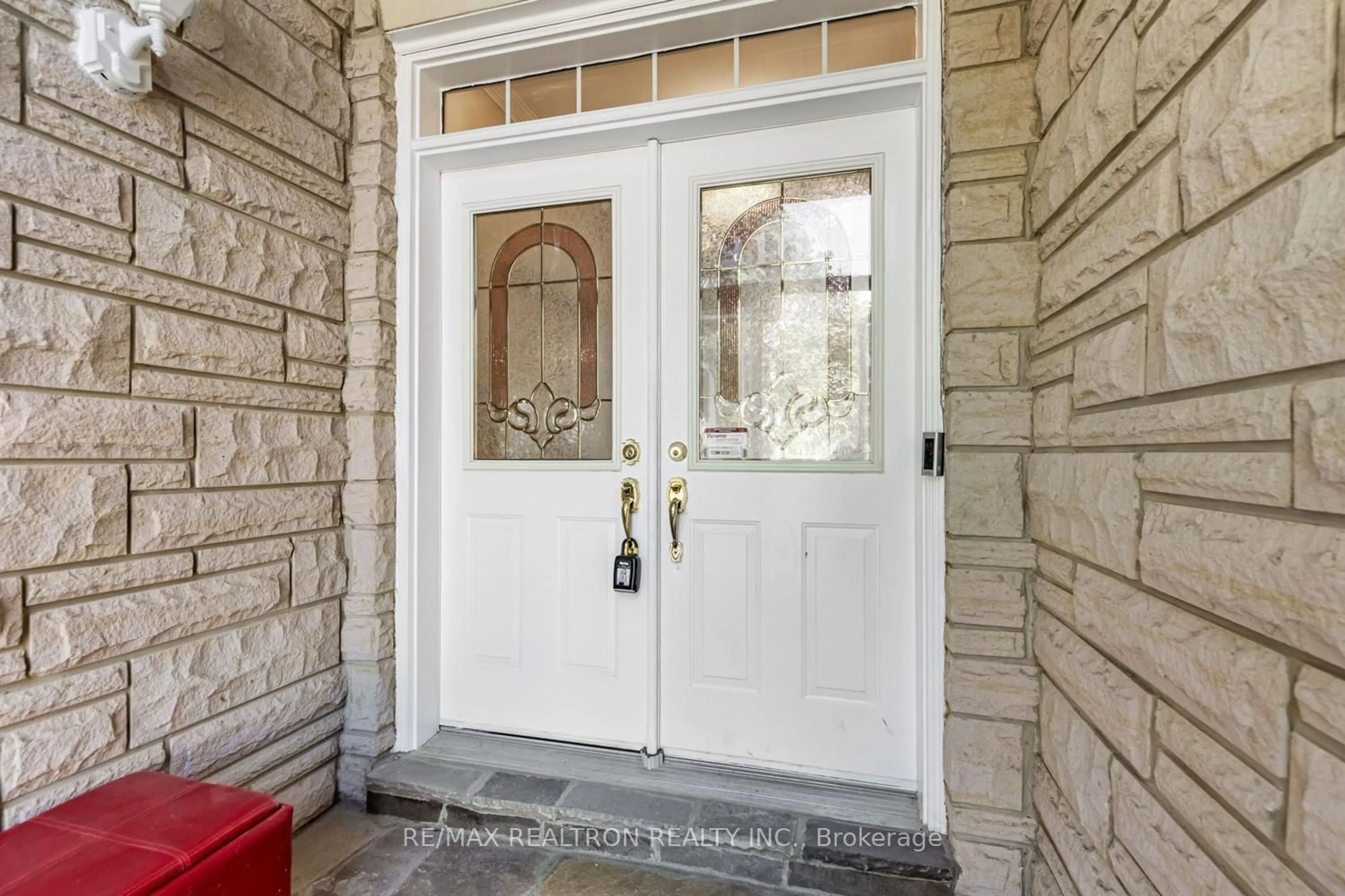 Indoor entryway for 216 Boake Tr, Richmond Hill Ontario L4B 3Z6