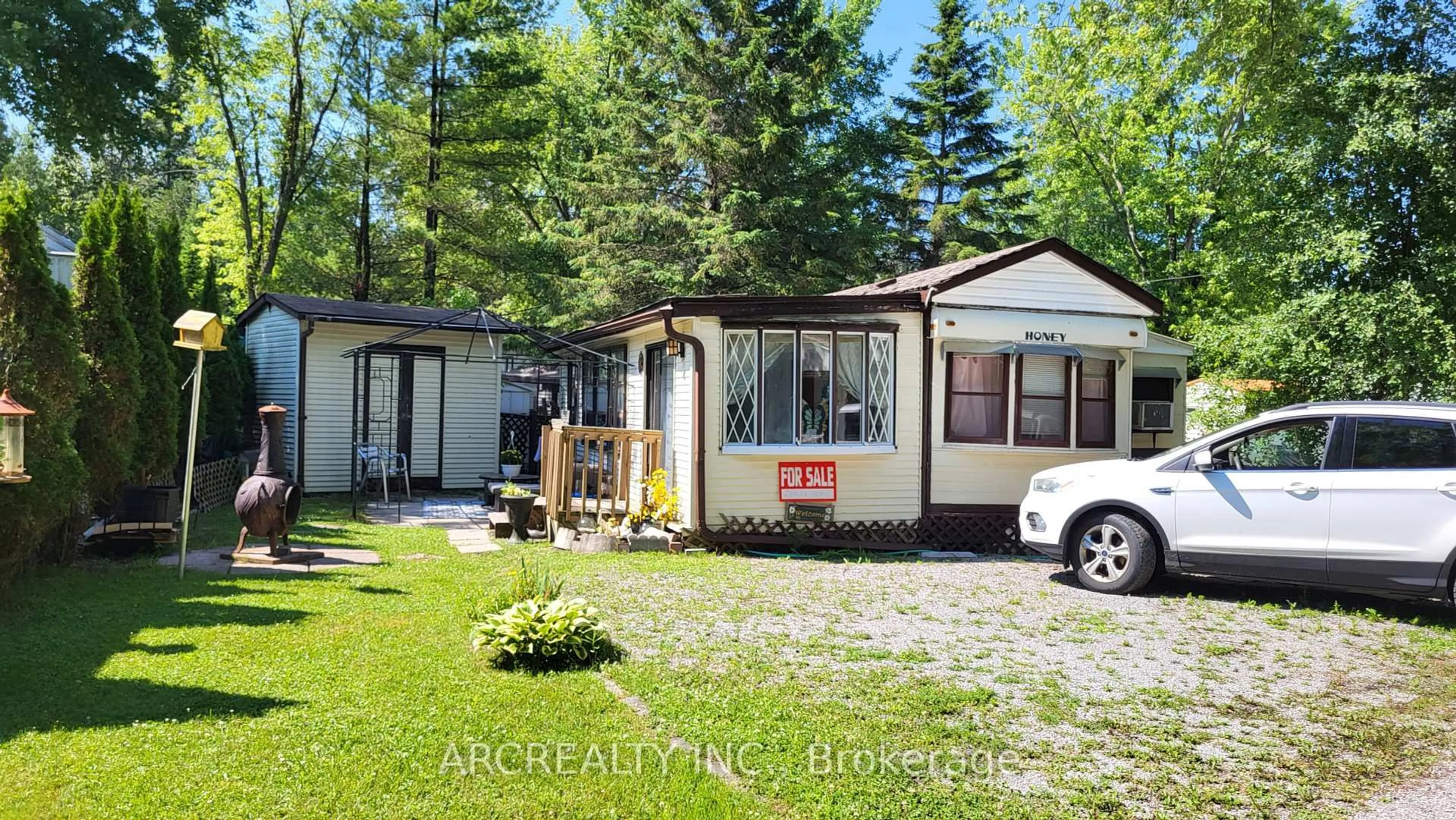 Home with vinyl exterior material, unknown for 10 Woody Way Way, Georgina Ontario L0E 1N0