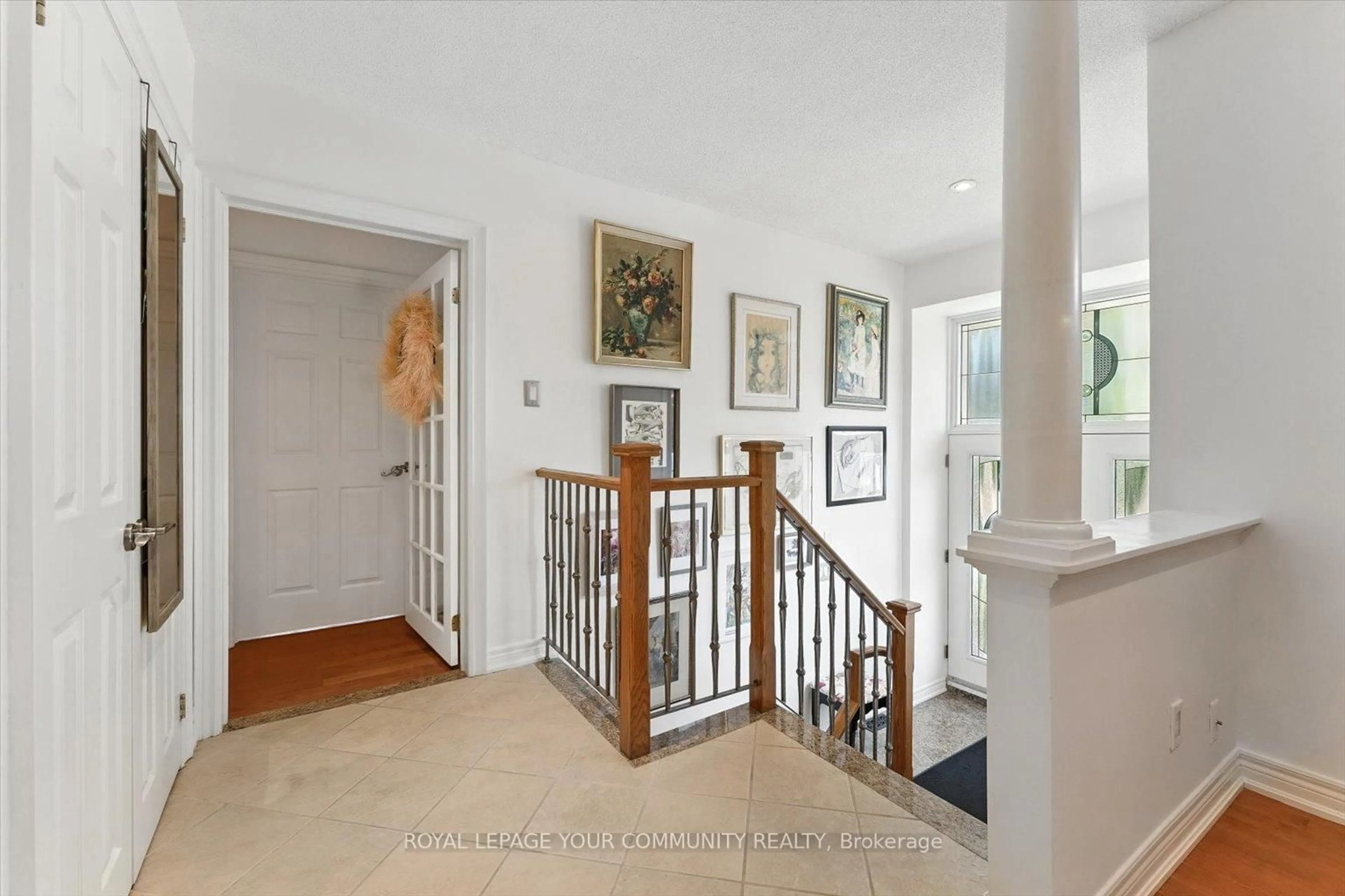 Unknown for 19 Weller Cres, Vaughan Ontario L6A 1E5