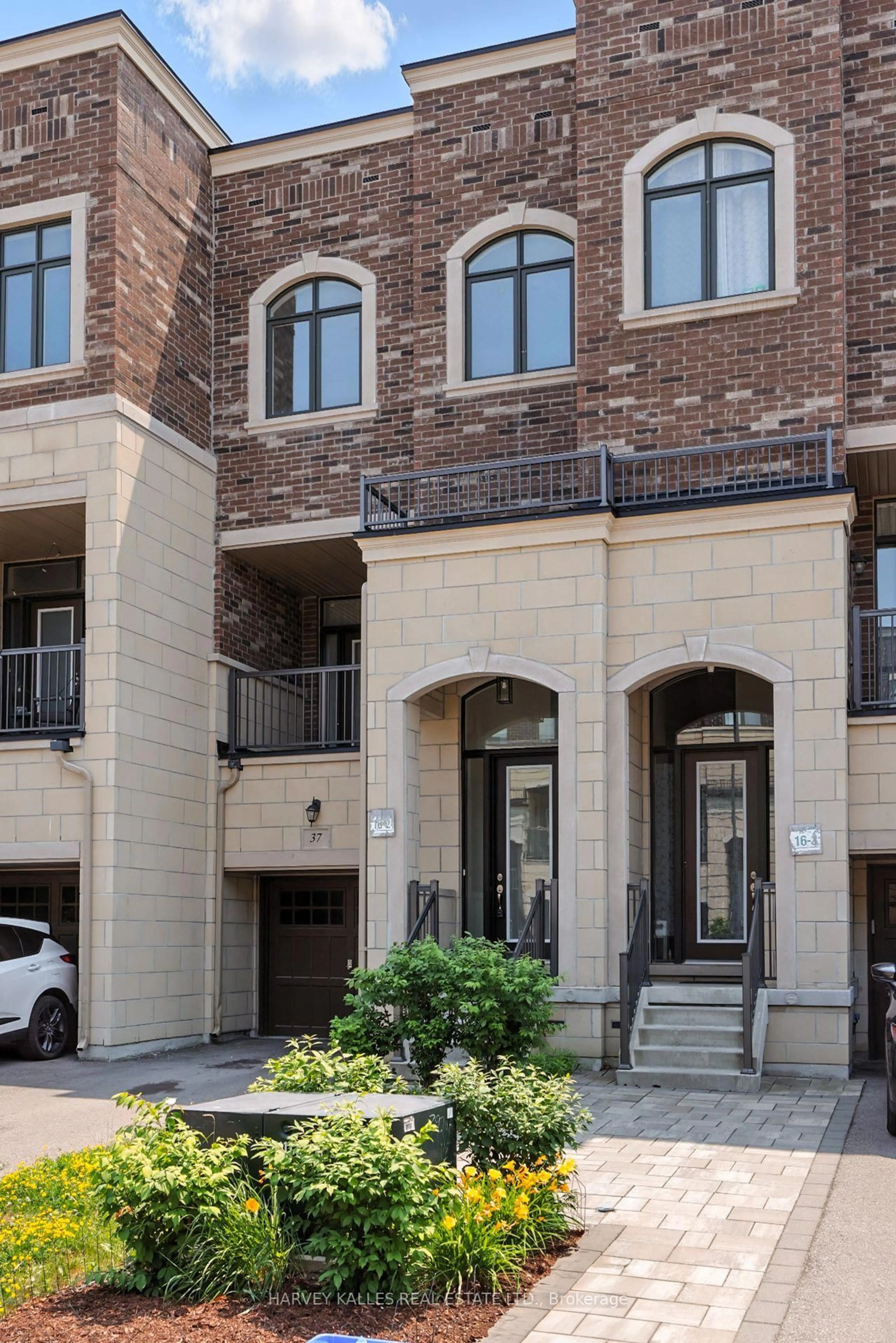 Home with brick exterior material, street for 37 Arianna Cres, Vaughan Ontario L6A 4Z9