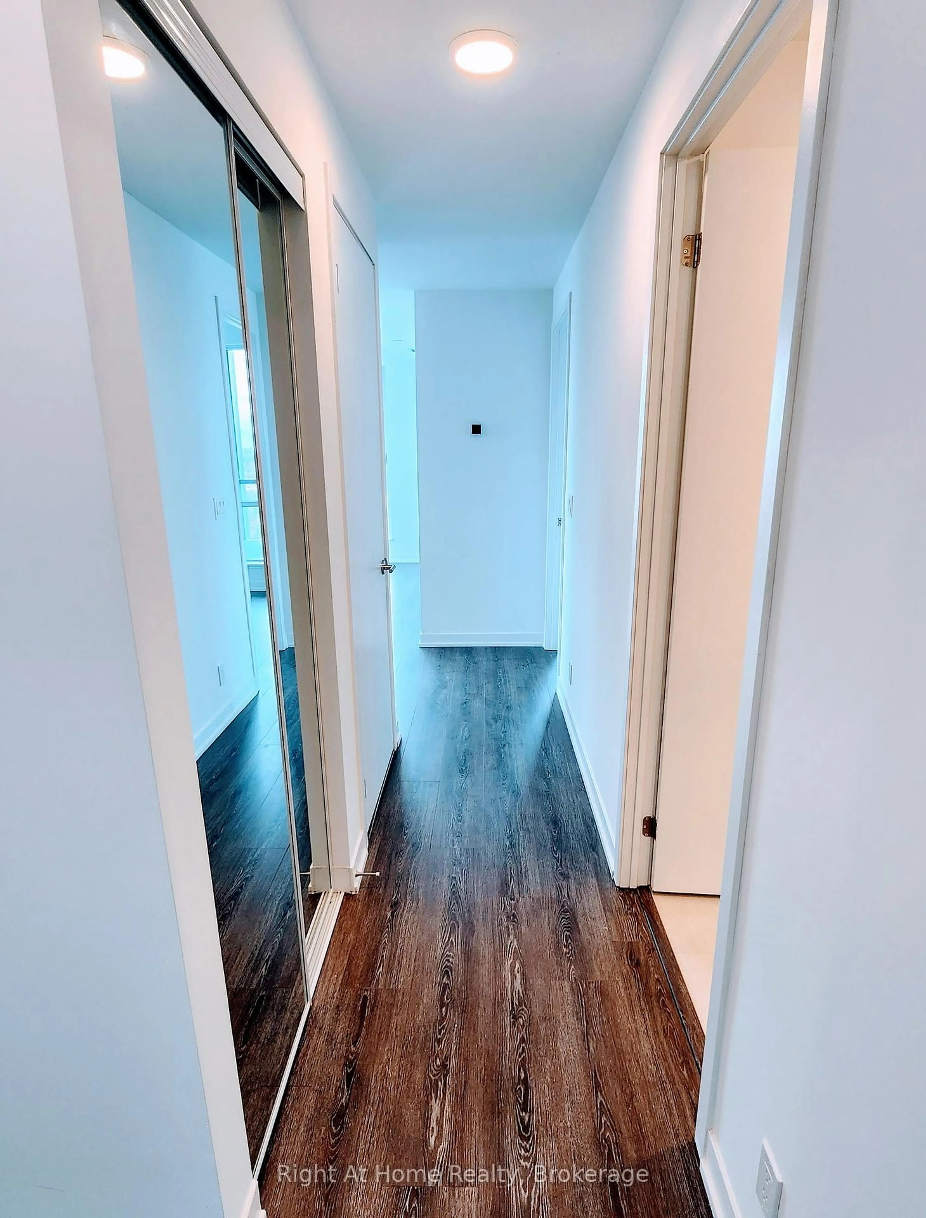 A pic of a room for 7950 BATHURST St #1204, Vaughan Ontario L4J 0L4