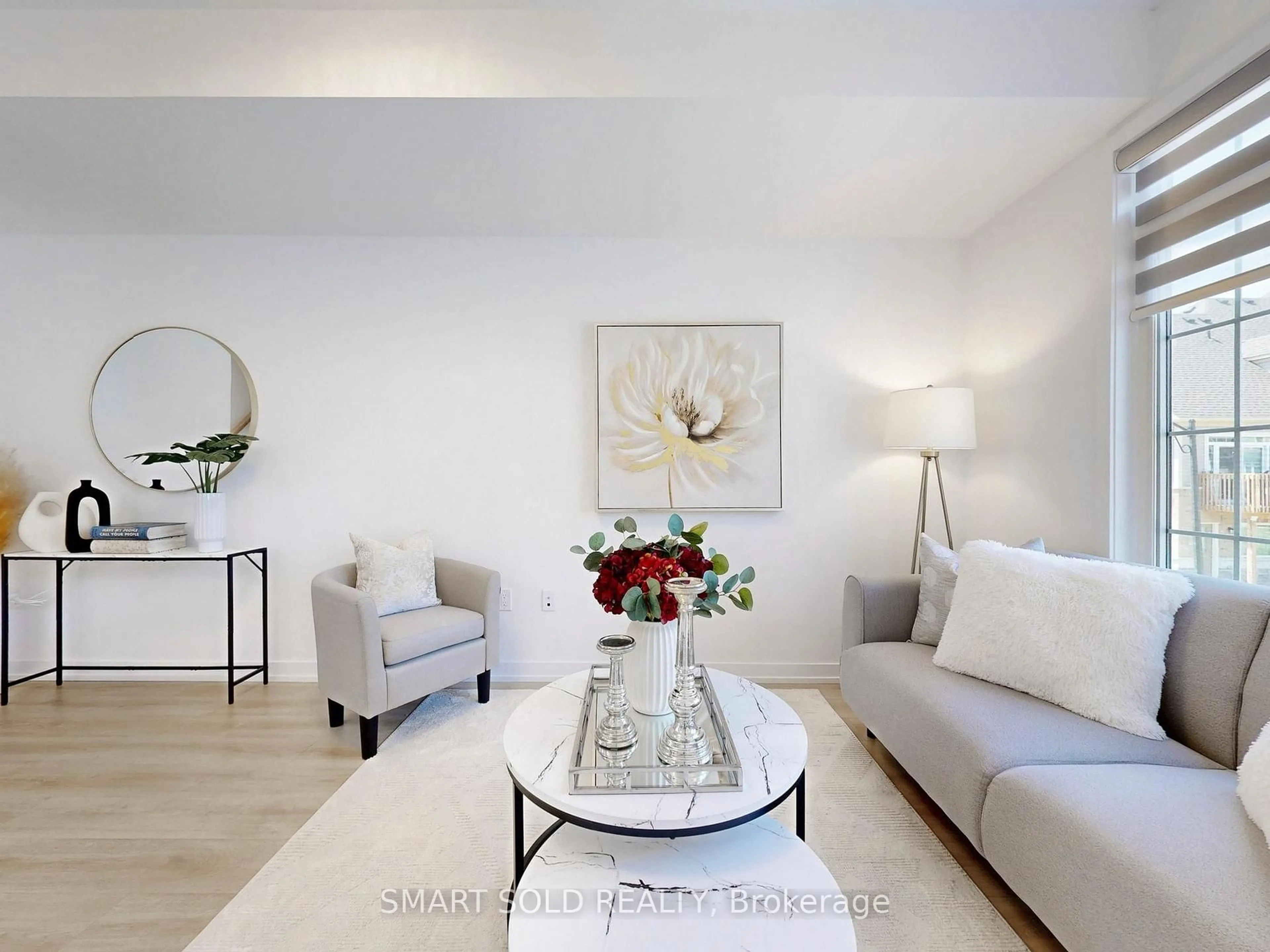 Living room with furniture, unknown for 82 Lyall Stokes Circ, East Gwillimbury Ontario L0G 1M0