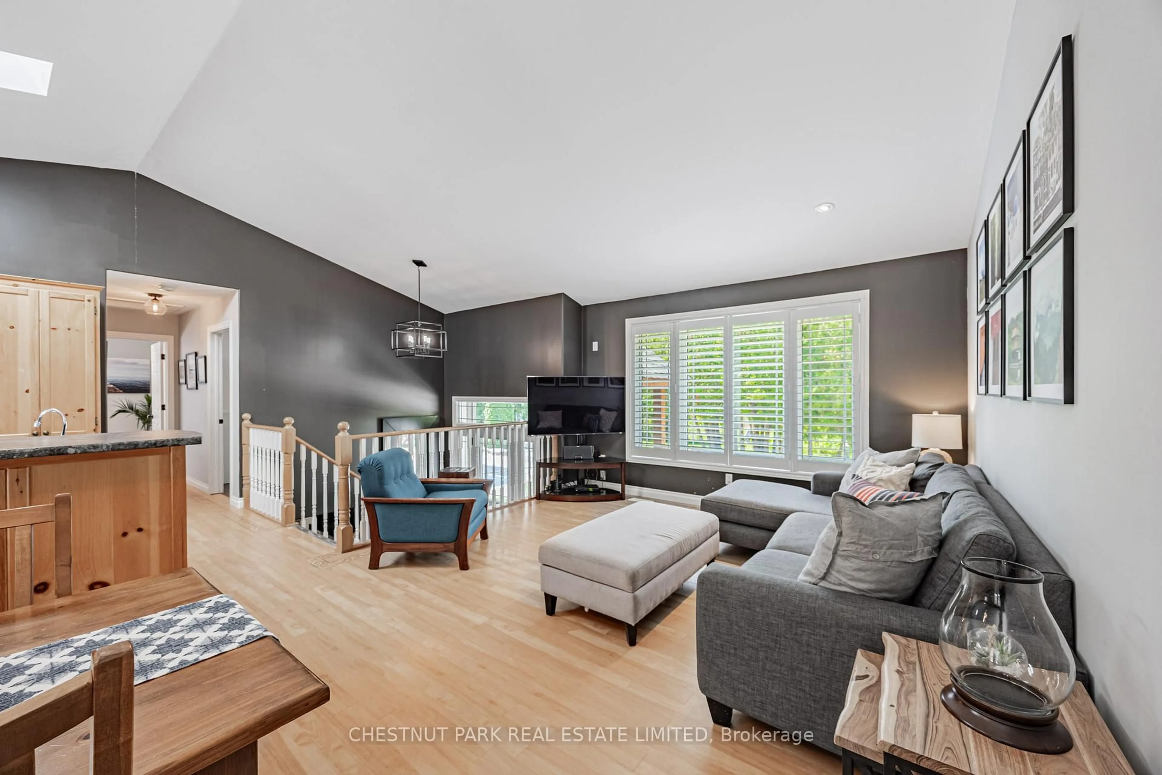 Living room with furniture, unknown for 83 Polva Promenade, Georgina Ontario L0C 1L0