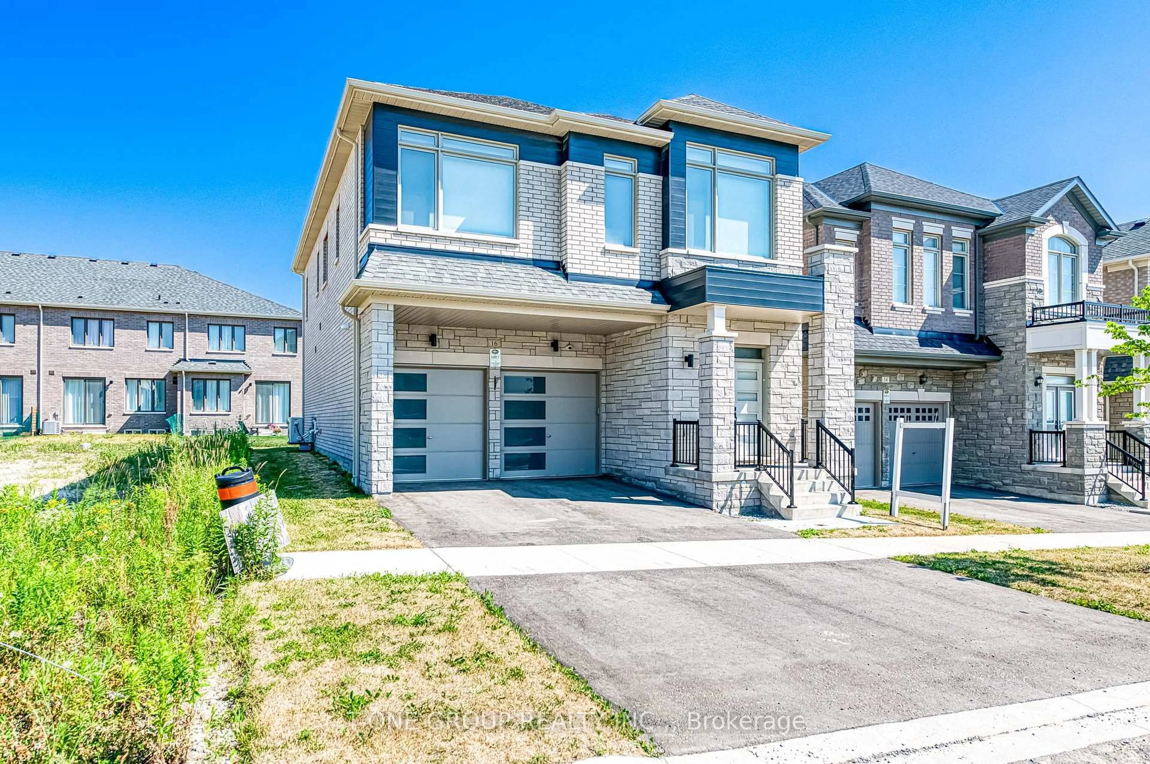 Home with brick exterior material, street for 16 Longworth Ave, Richmond Hill Ontario L4E 1J1