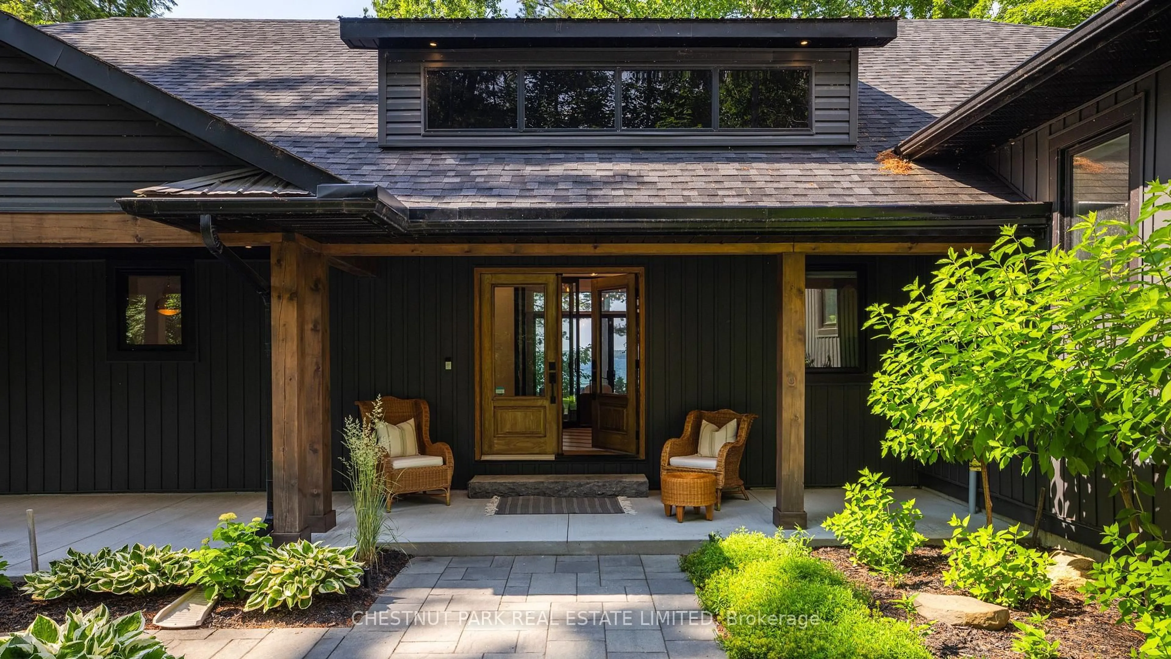 Indoor entryway for 262 Trillium Pl, Innisfil Ontario L9S 2X7