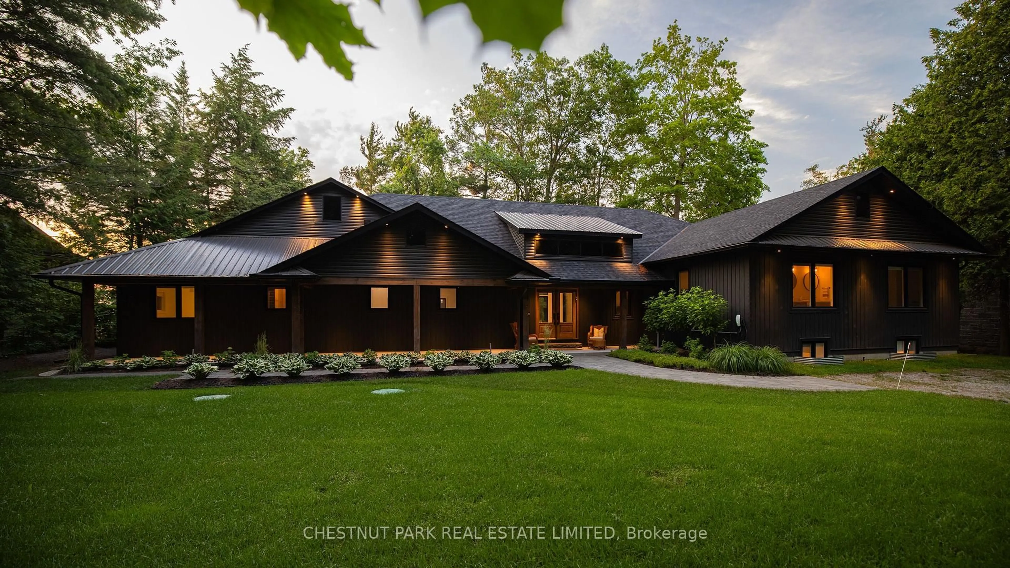 Home with brick exterior material, unknown for 262 Trillium Pl, Innisfil Ontario L9S 2X7