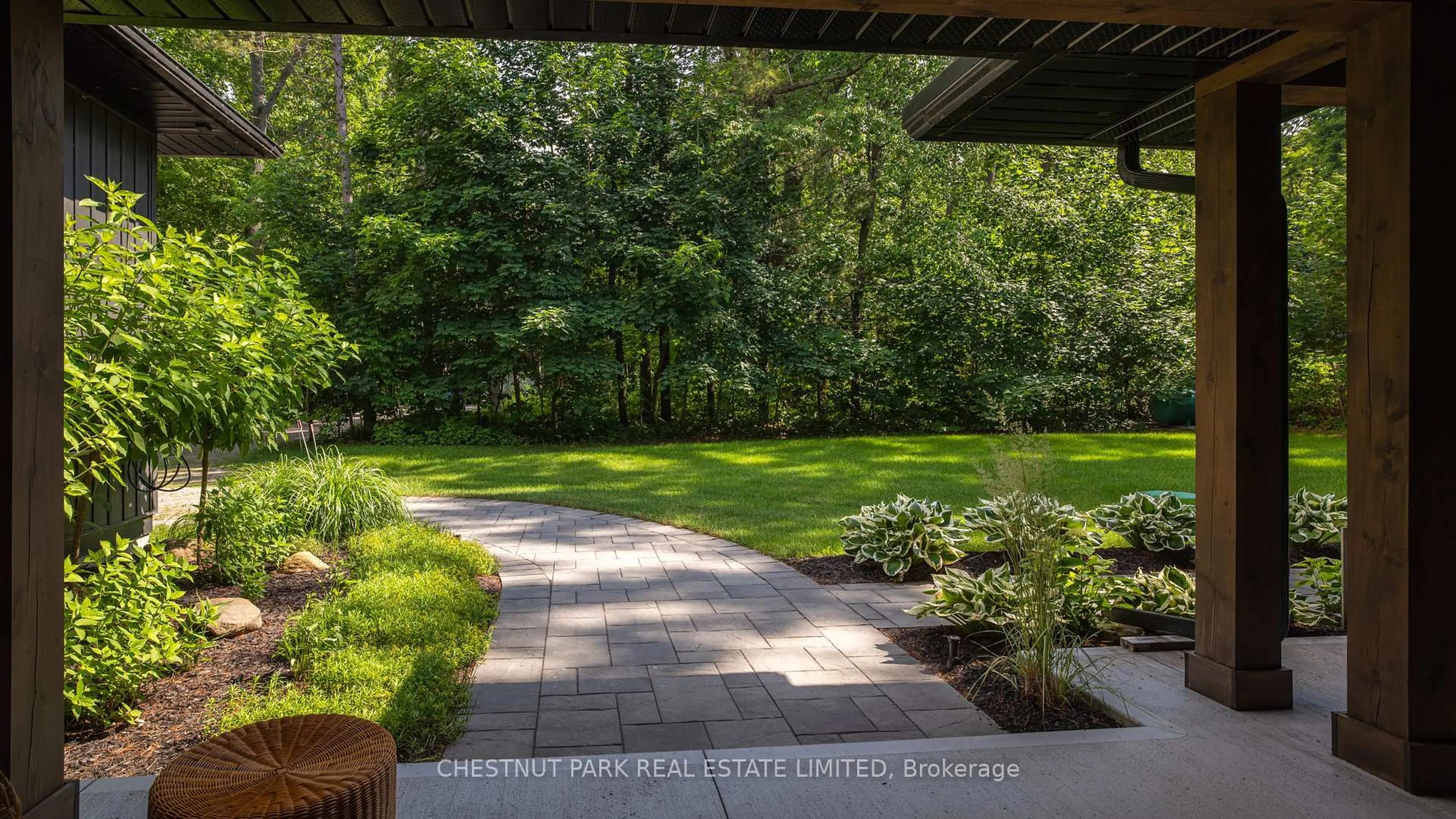Patio, forest/trees view for 262 Trillium Pl, Innisfil Ontario L9S 2X7