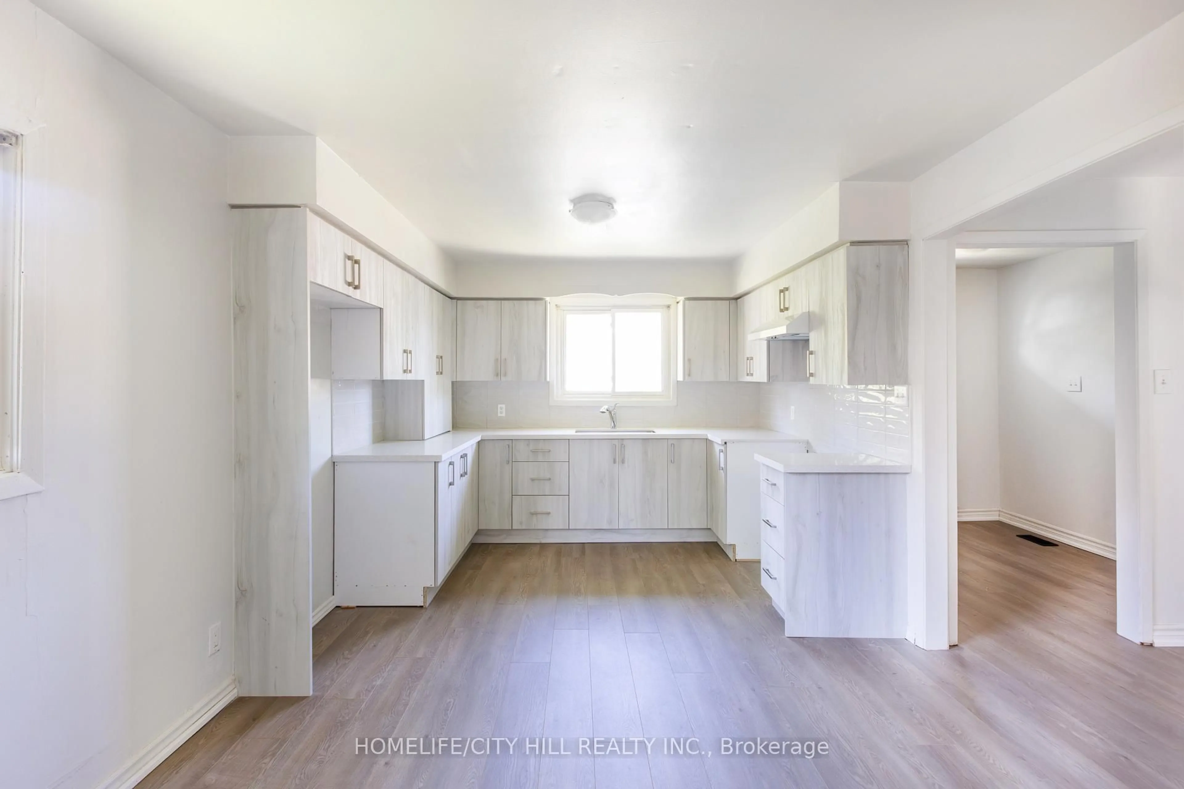 Unknown for 347 Hollywood Dr, Georgina Ontario L4P 3A2
