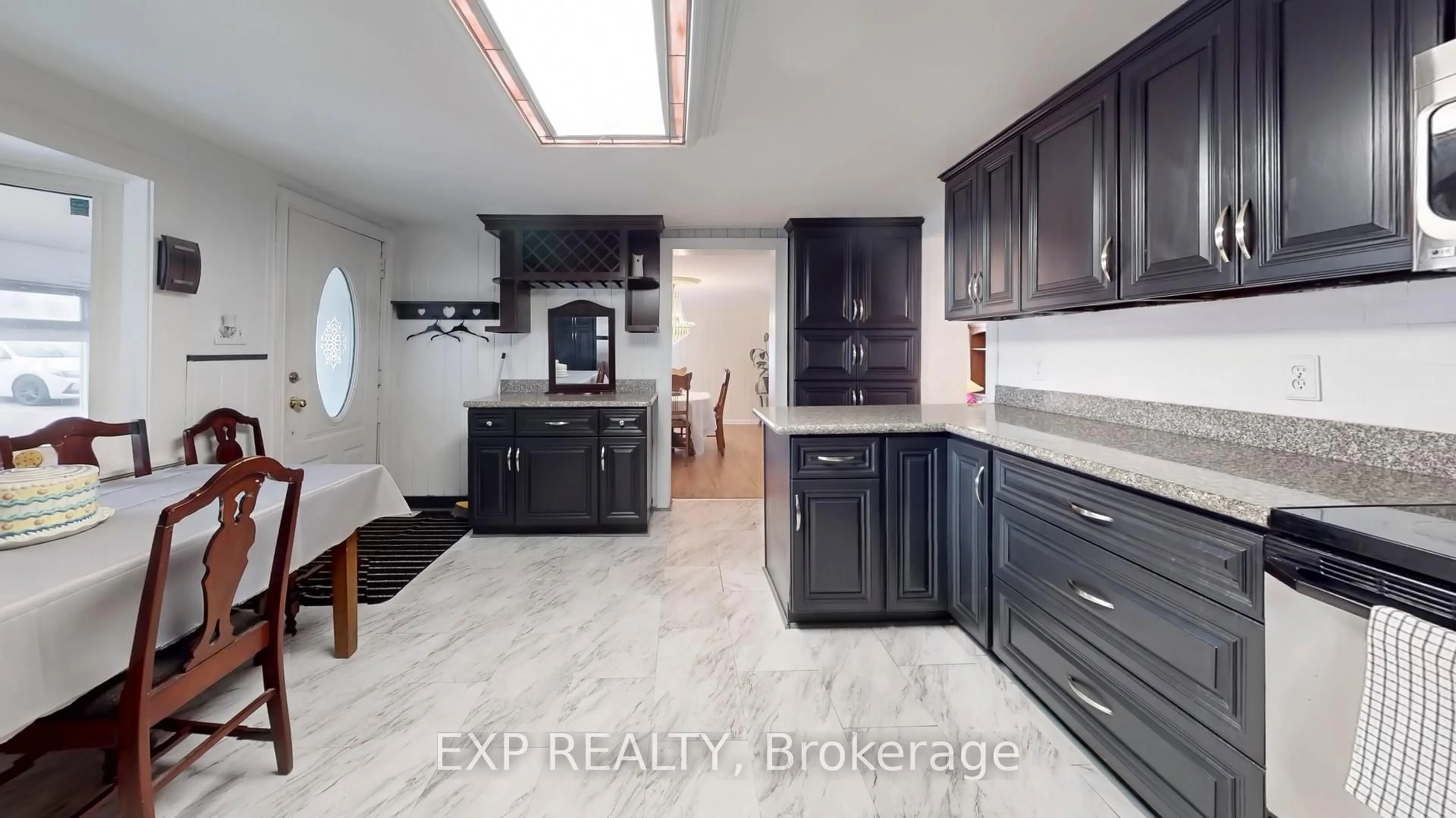 Contemporary kitchen, ceramic/tile floor for 246 Regional 8 Rd, Uxbridge Ontario L9P 1R1
