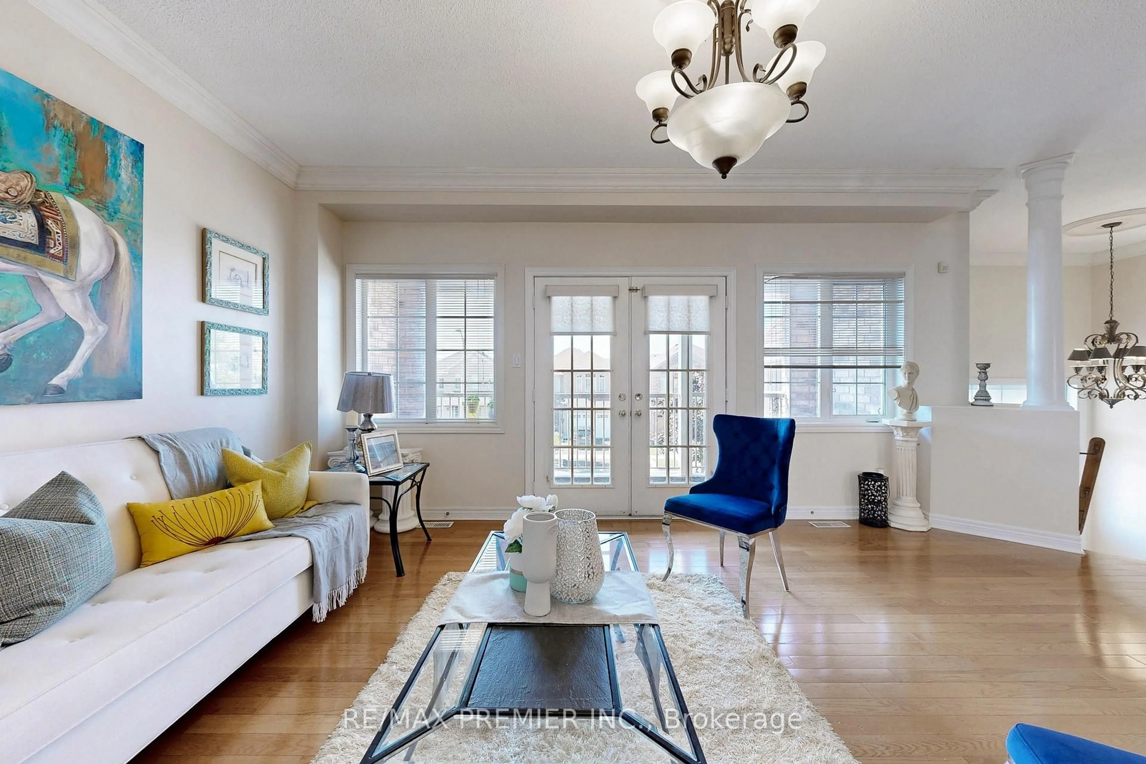 Living room with furniture, unknown for 46 Tierra Ave, Vaughan Ontario L6A 2Z4