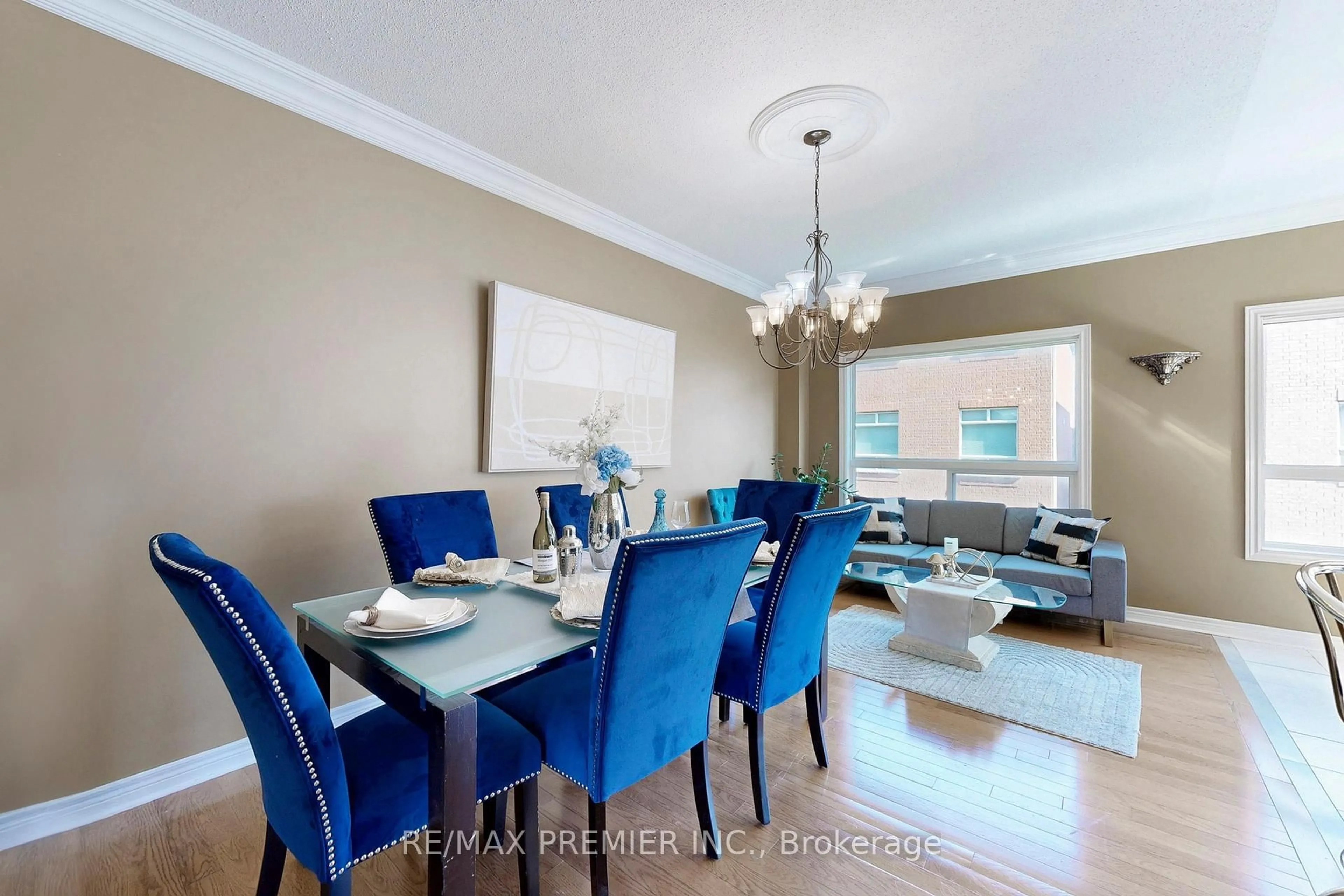 Dining room, unknown for 46 Tierra Ave, Vaughan Ontario L6A 2Z4