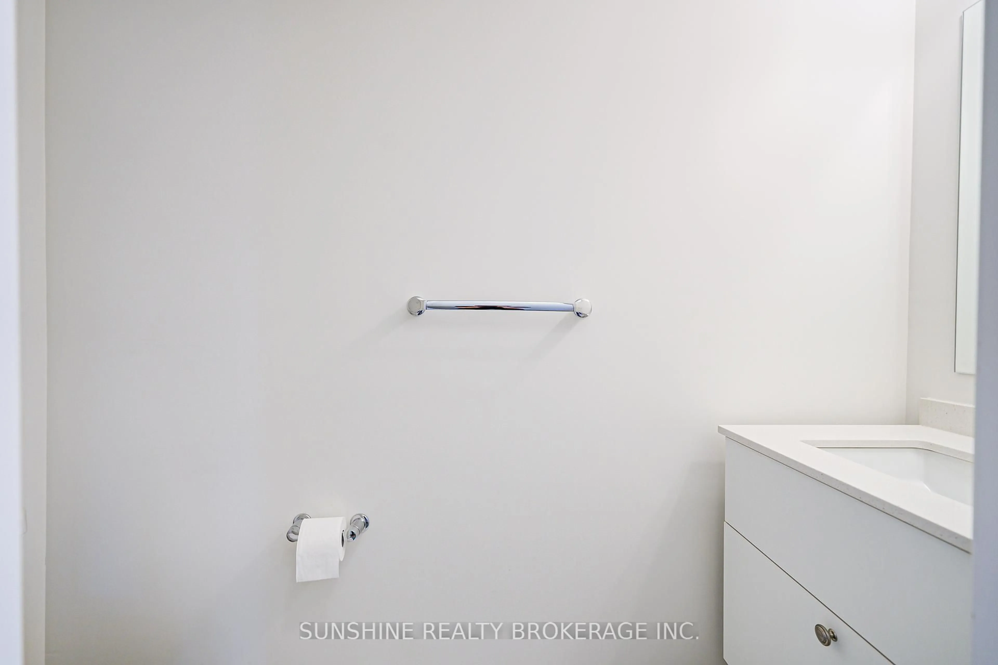 Standard bathroom, unknown for 8 Mel Irving Dr, Bradford West Gwillimbury Ontario L3Z 4P1