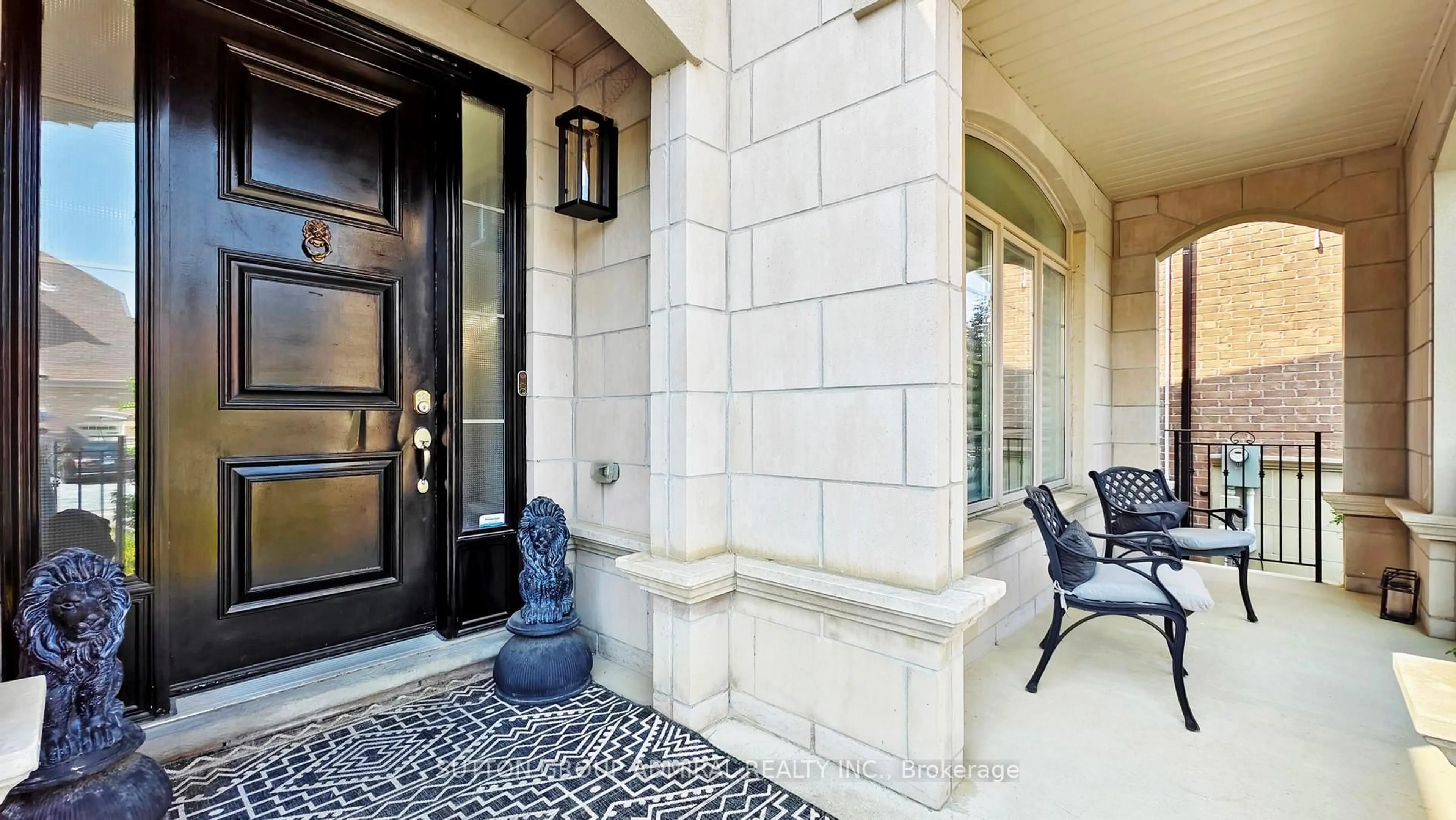 Indoor entryway for 392 Woodgate Pines Dr, Vaughan Ontario L4H 3X4