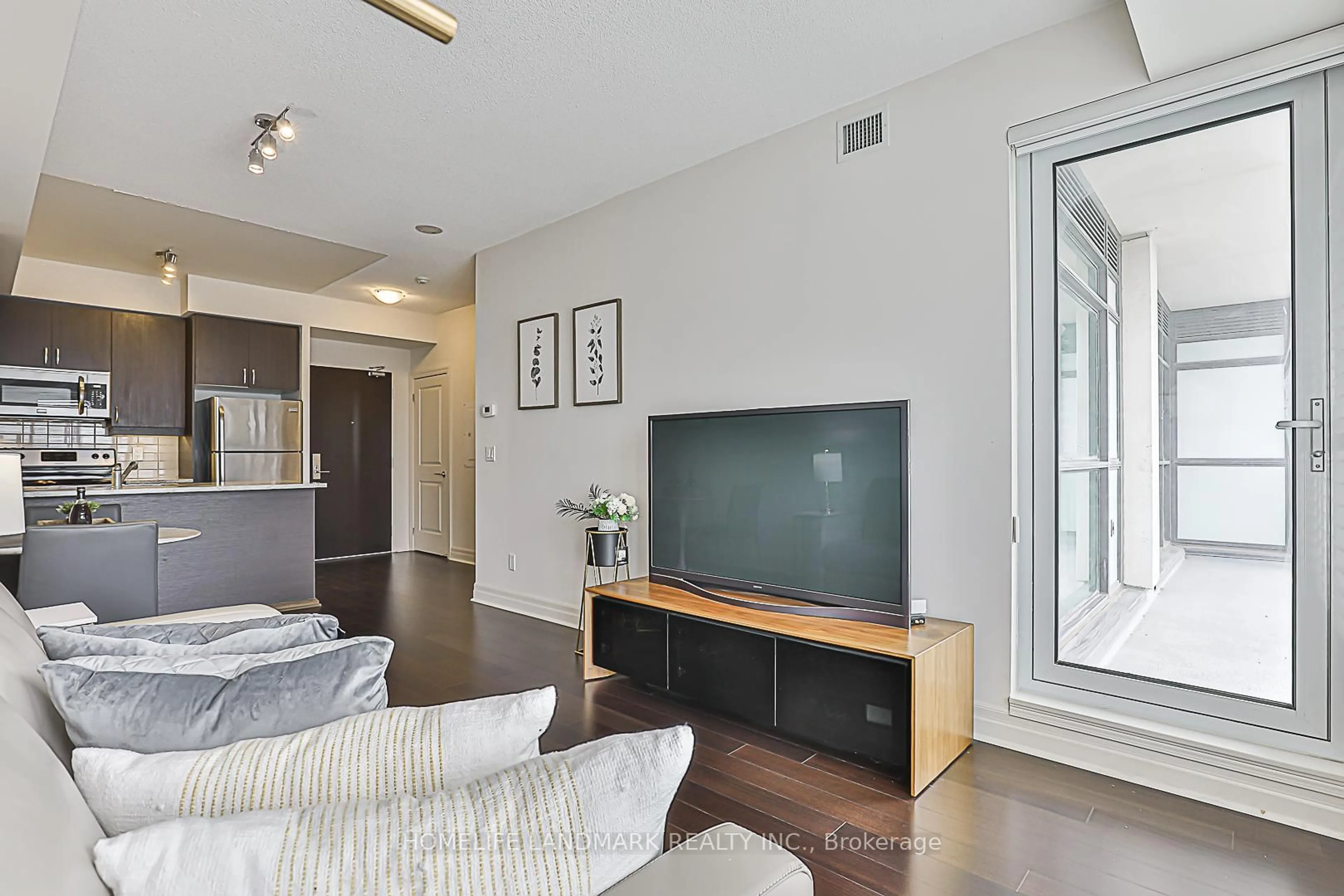 Living room with furniture, unknown for 8110 Birchmount Rd #1102, Markham Ontario L6G 0E3