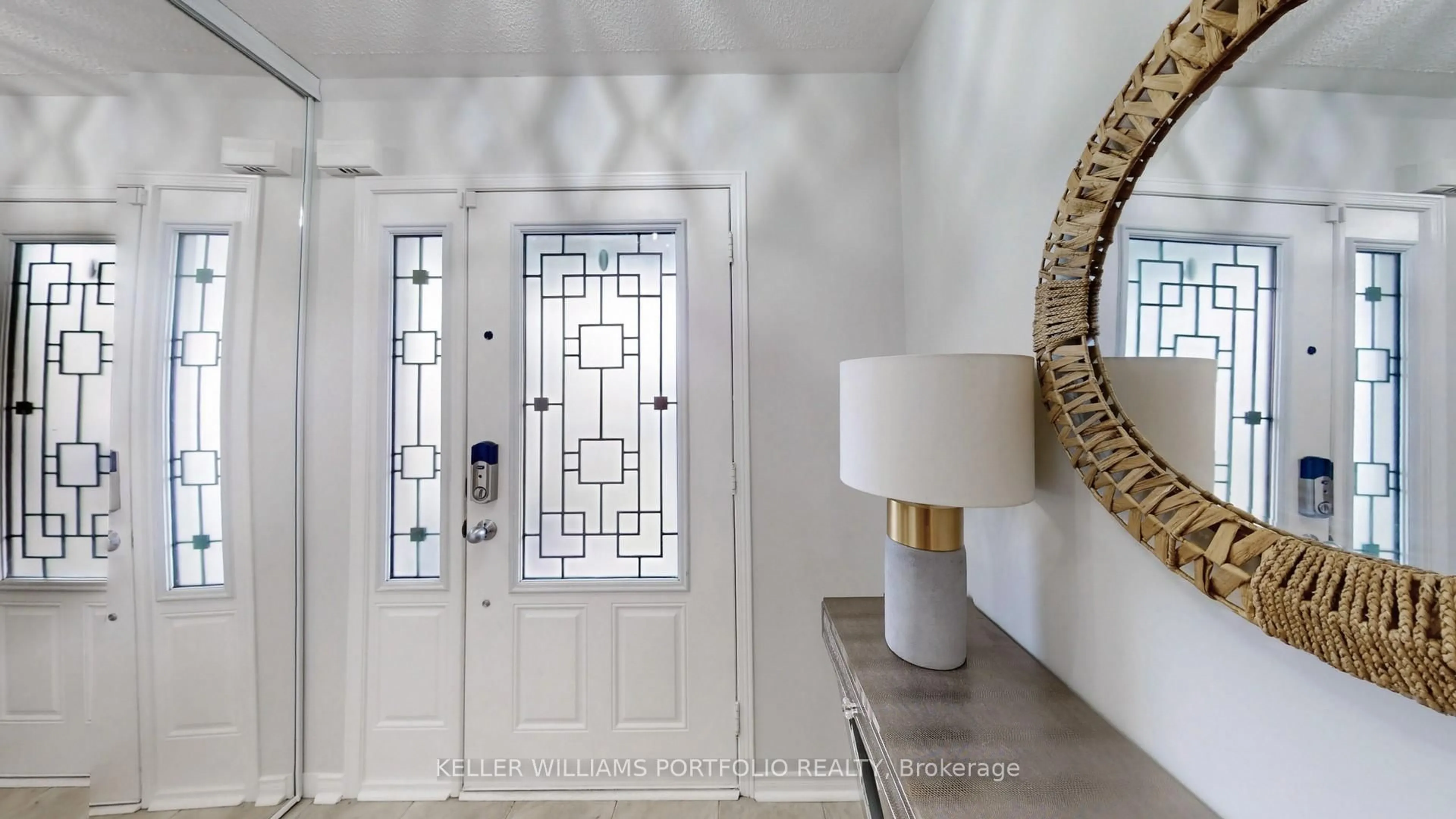 Indoor entryway for 773 Miller Park Ave, Bradford West Gwillimbury Ontario L3Z 0B9