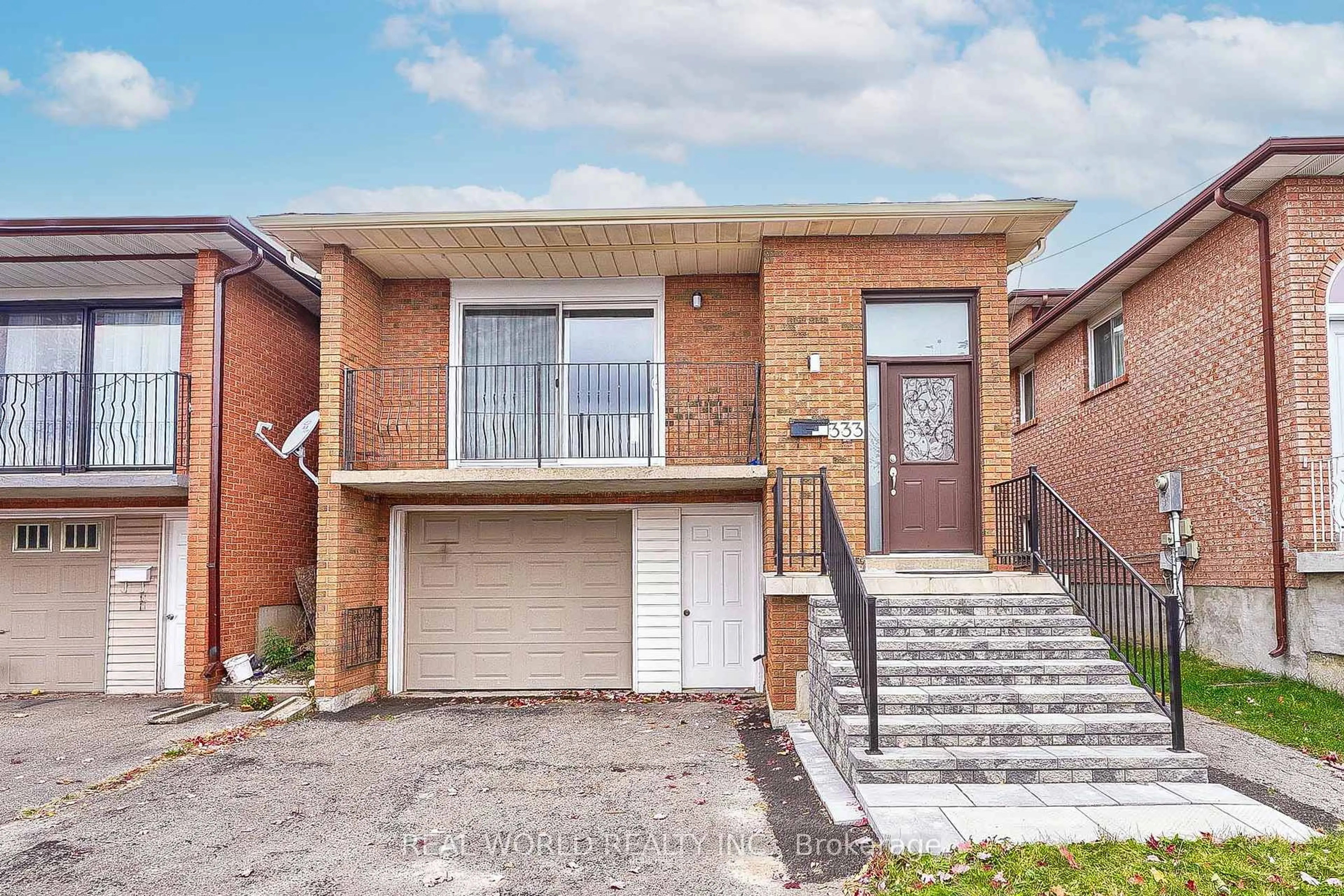 Home with brick exterior material, street for 333 Glen Shields Ave, Vaughan Ontario L4K 1T4