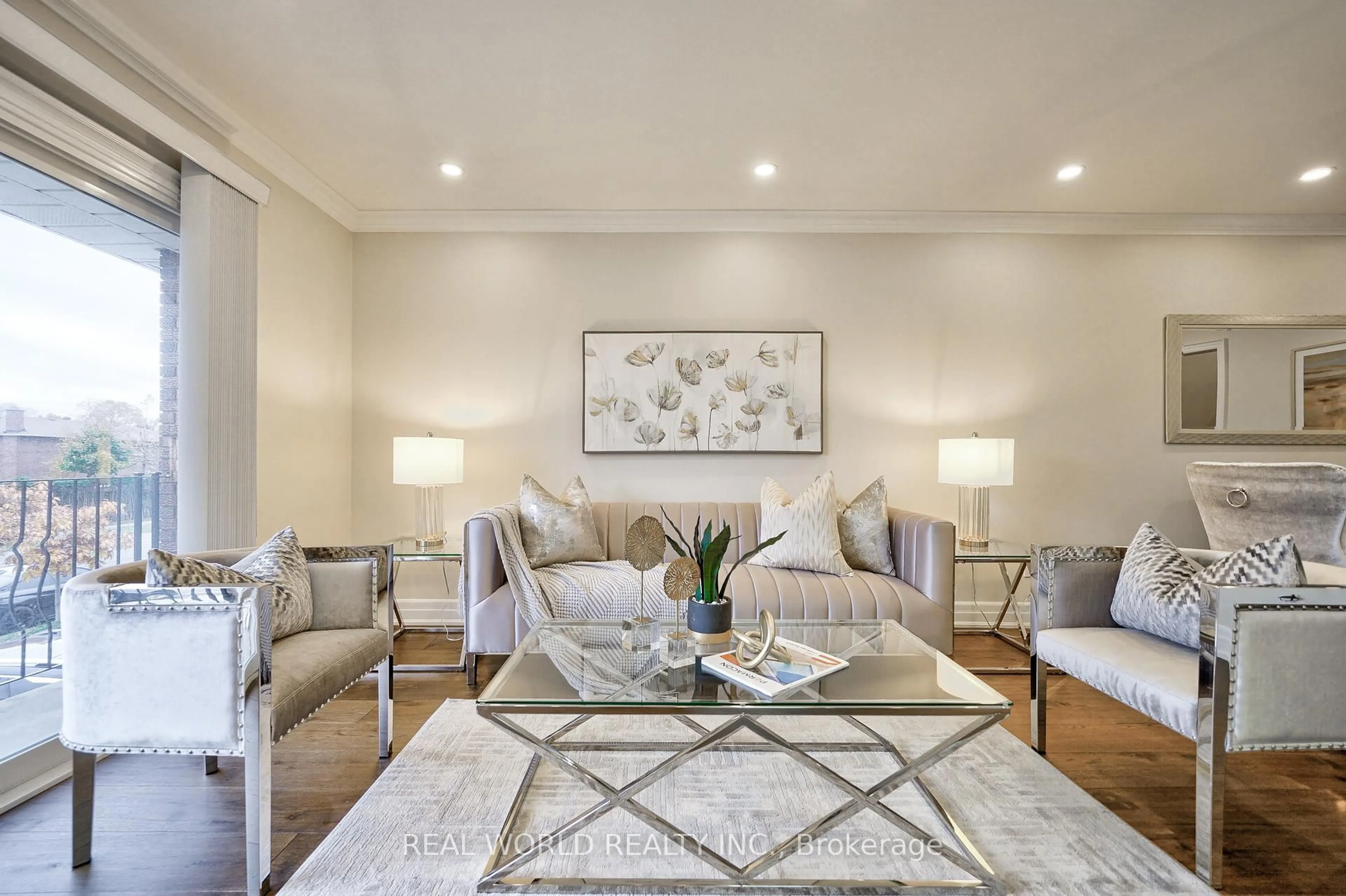 Living room with furniture, unknown for 333 Glen Shields Ave, Vaughan Ontario L4K 1T4