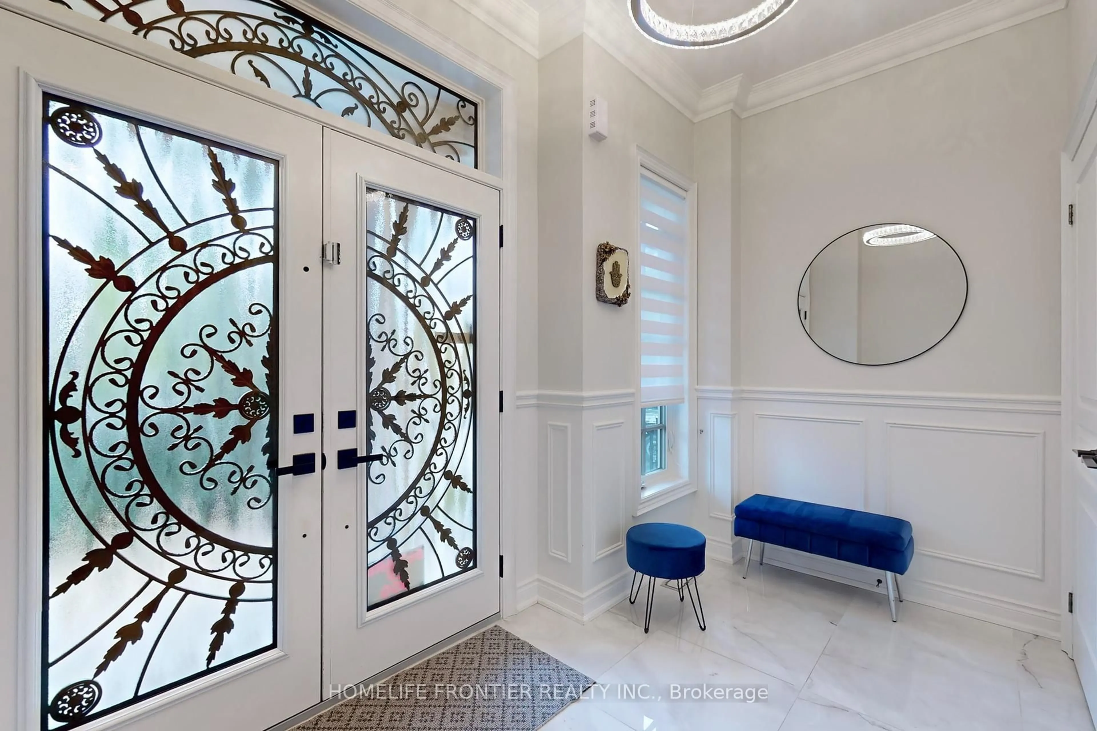 Indoor entryway for 28 Rock Elm Crt, Vaughan Ontario L6A 4C2