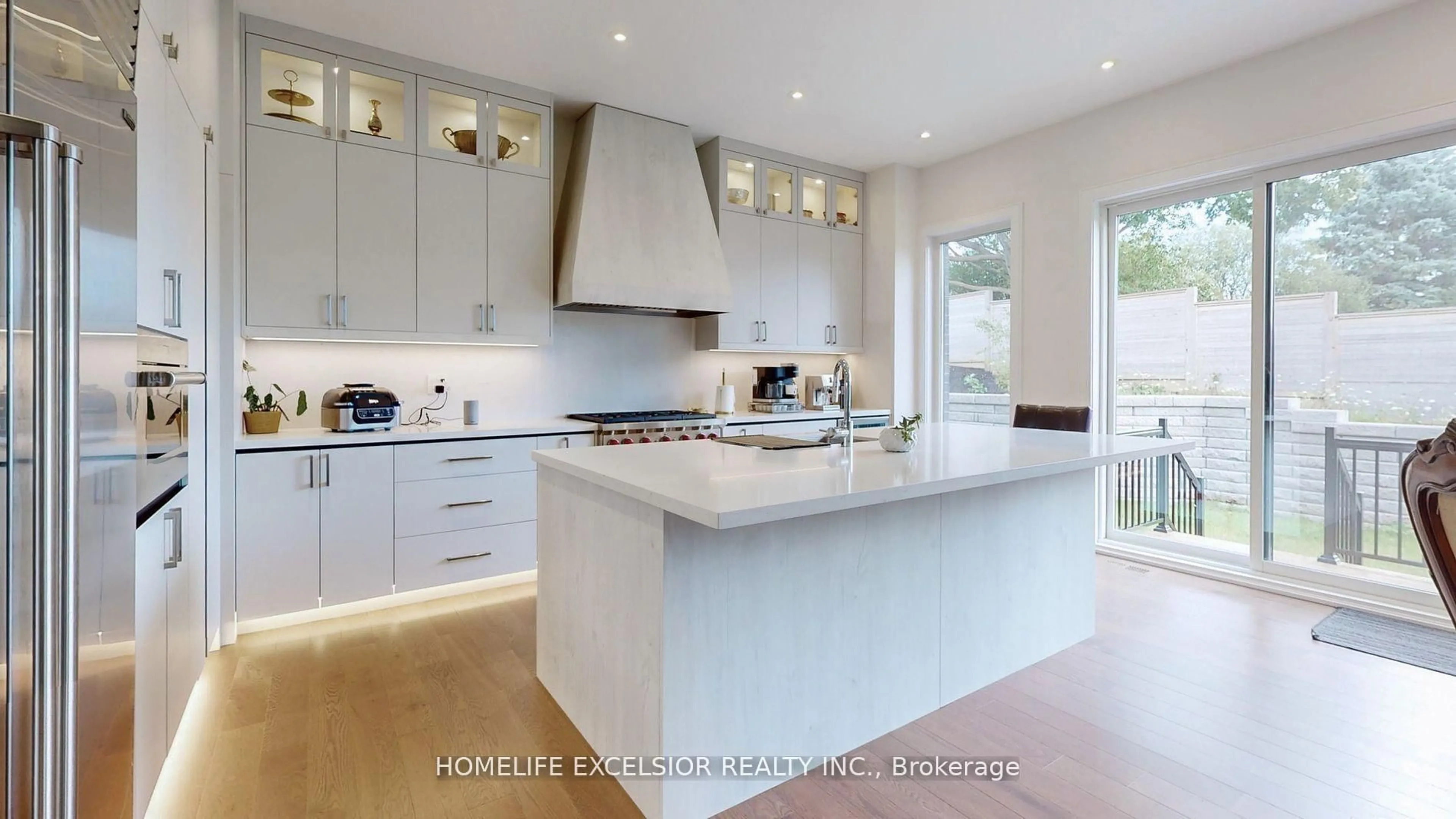 Contemporary kitchen, unknown for 24 Limerick St, Richmond Hill Ontario L4E 3W9