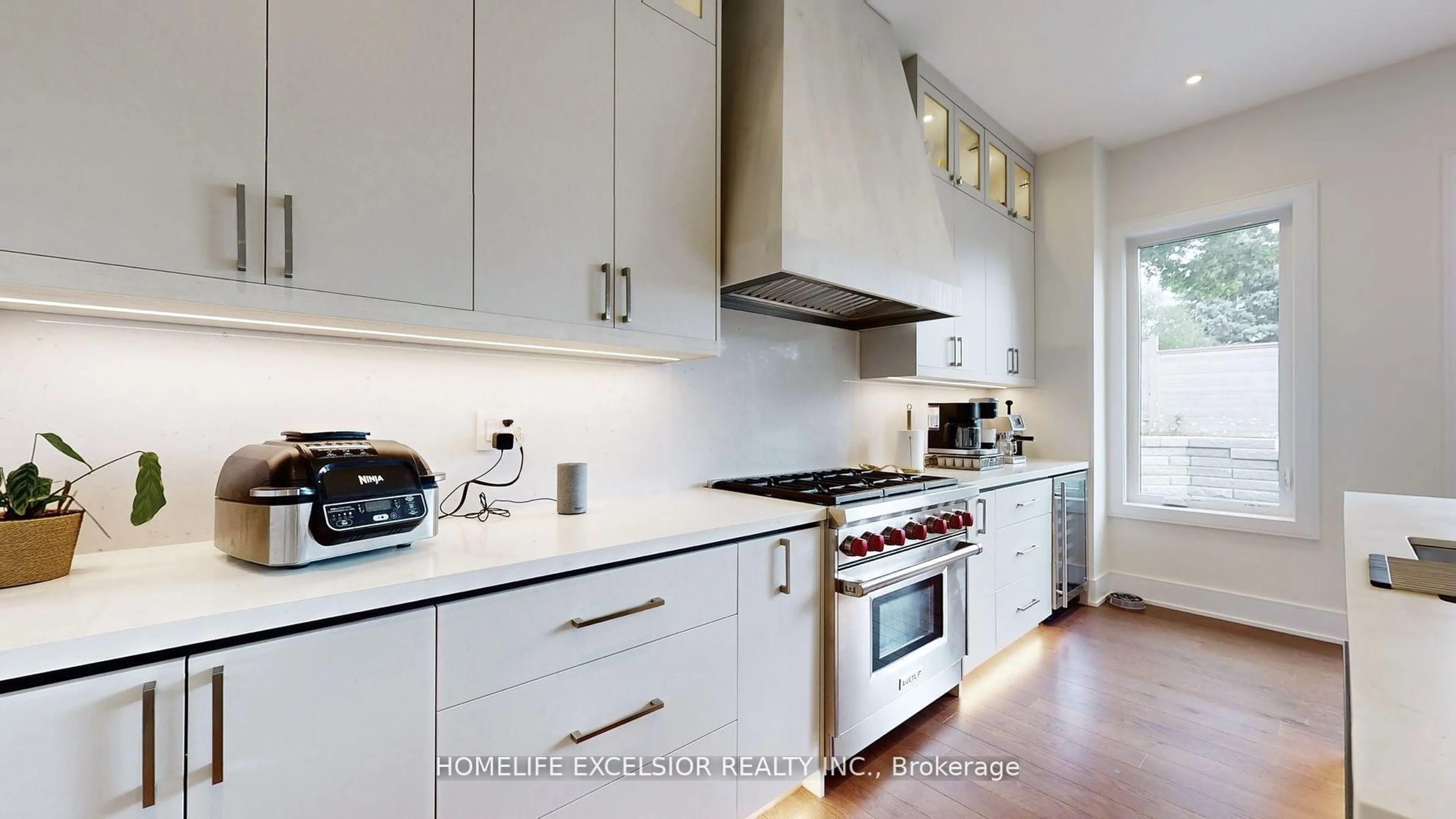 Contemporary kitchen, ceramic/tile floor for 24 Limerick St, Richmond Hill Ontario L4E 3W9