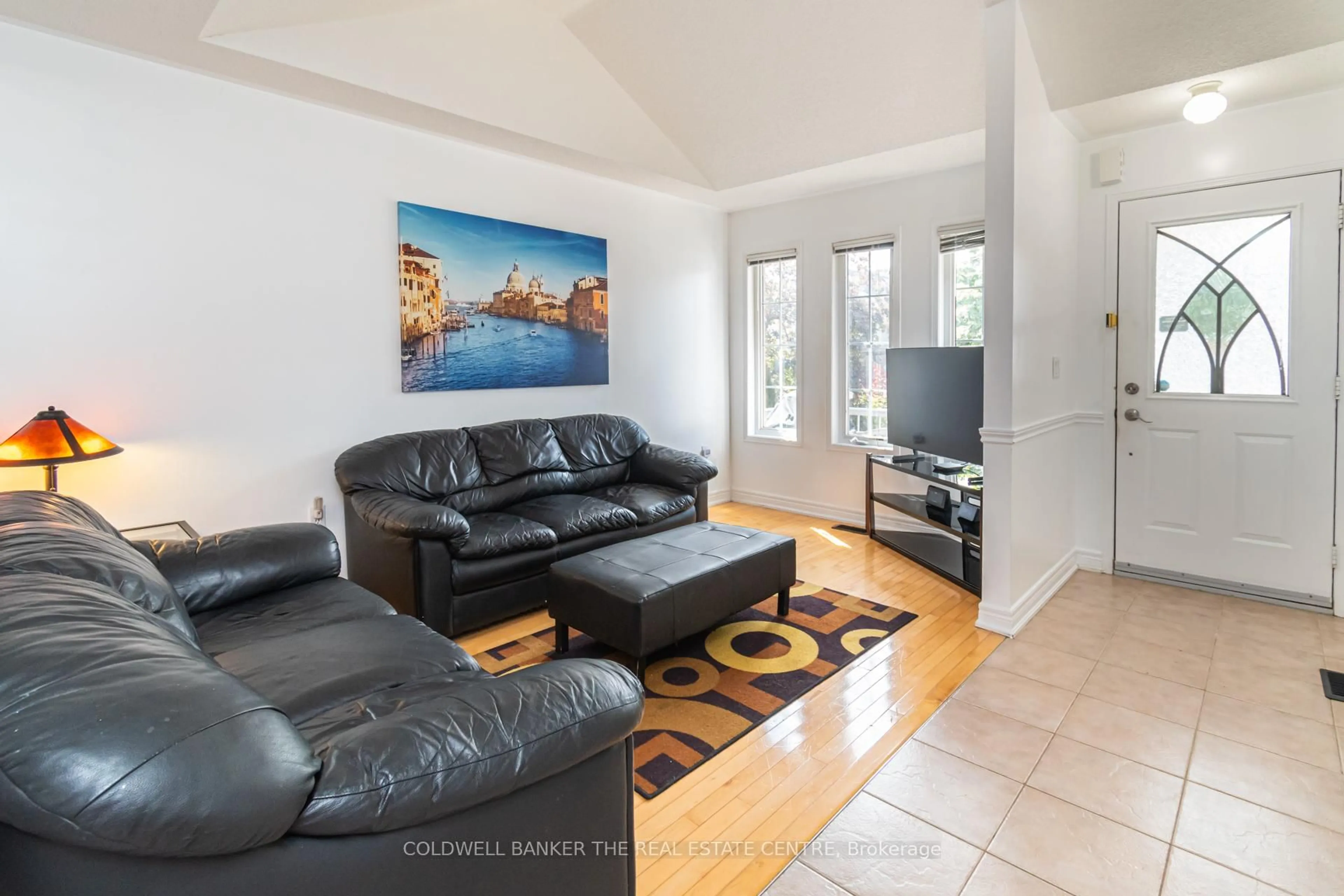 Living room with furniture, unknown for 1128 Kell St, Innisfil Ontario L9S 4W4