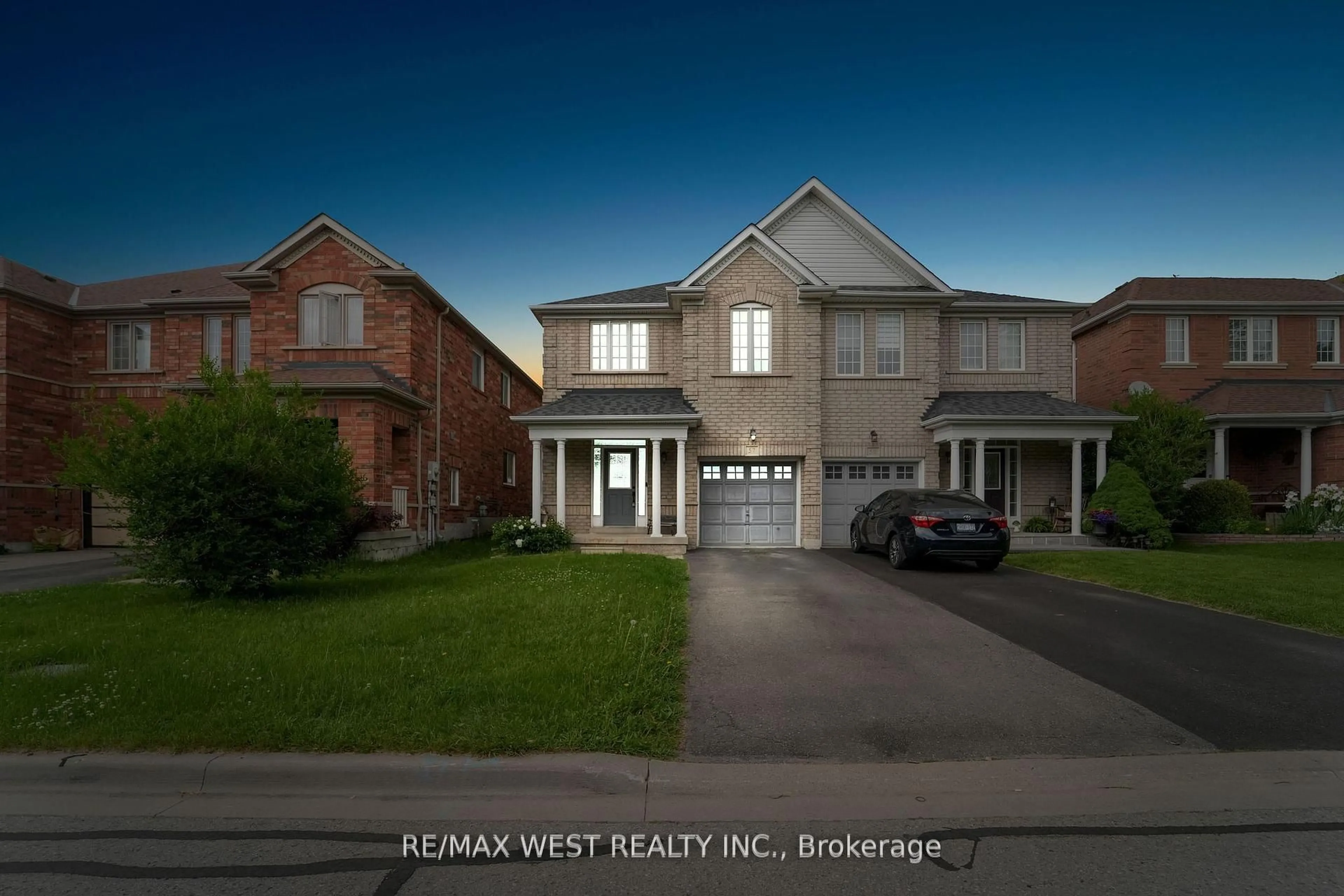 Home with brick exterior material, street for 57 Kalinda Rd, Newmarket Ontario L3X 2Y9