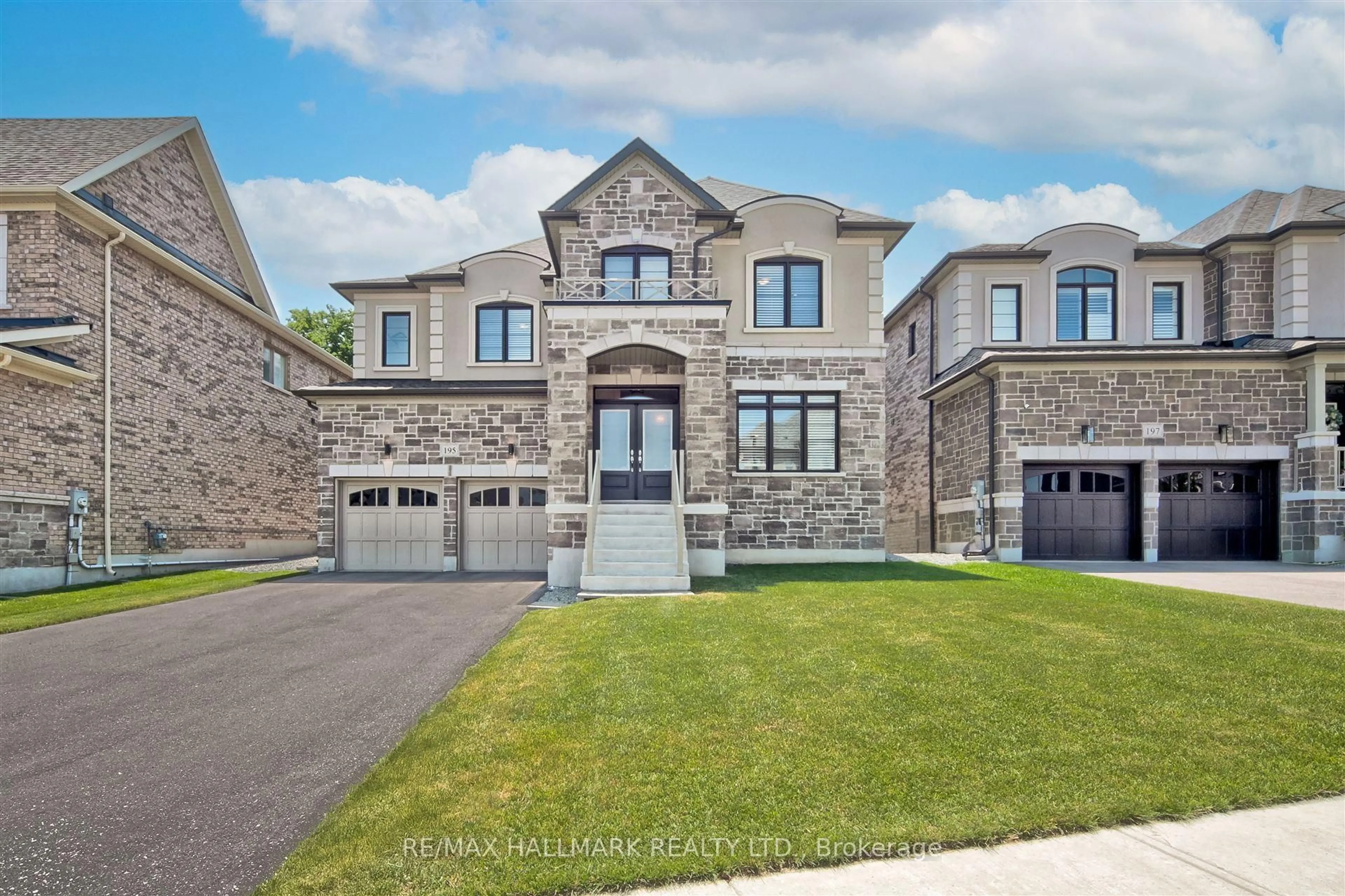 Home with brick exterior material, street for 195 Danny Wheeler Blvd, Georgina Ontario L4P 0J7