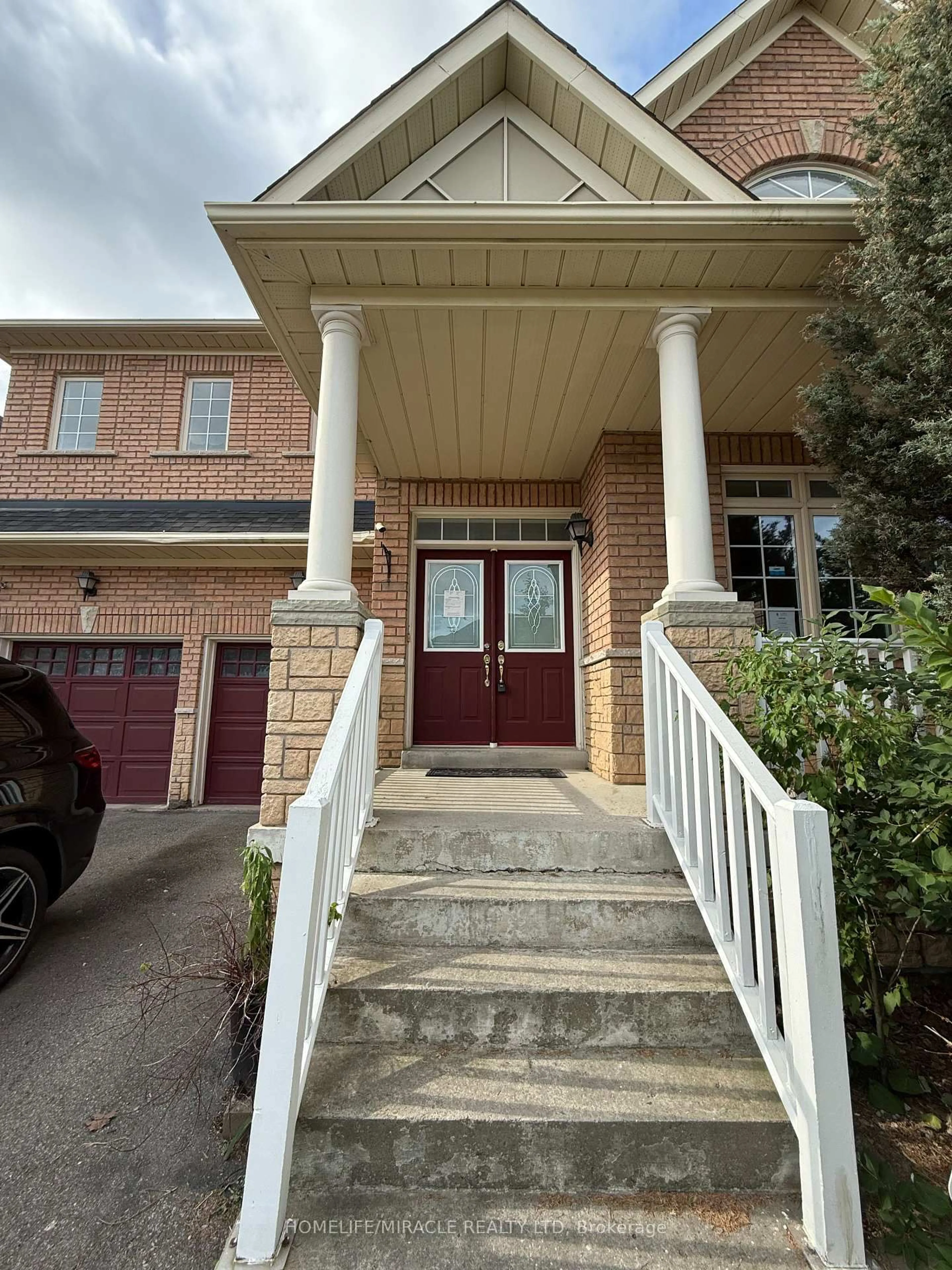Home with brick exterior material, street for 59 Oakford Dr, Markham Ontario L6C 2Y7