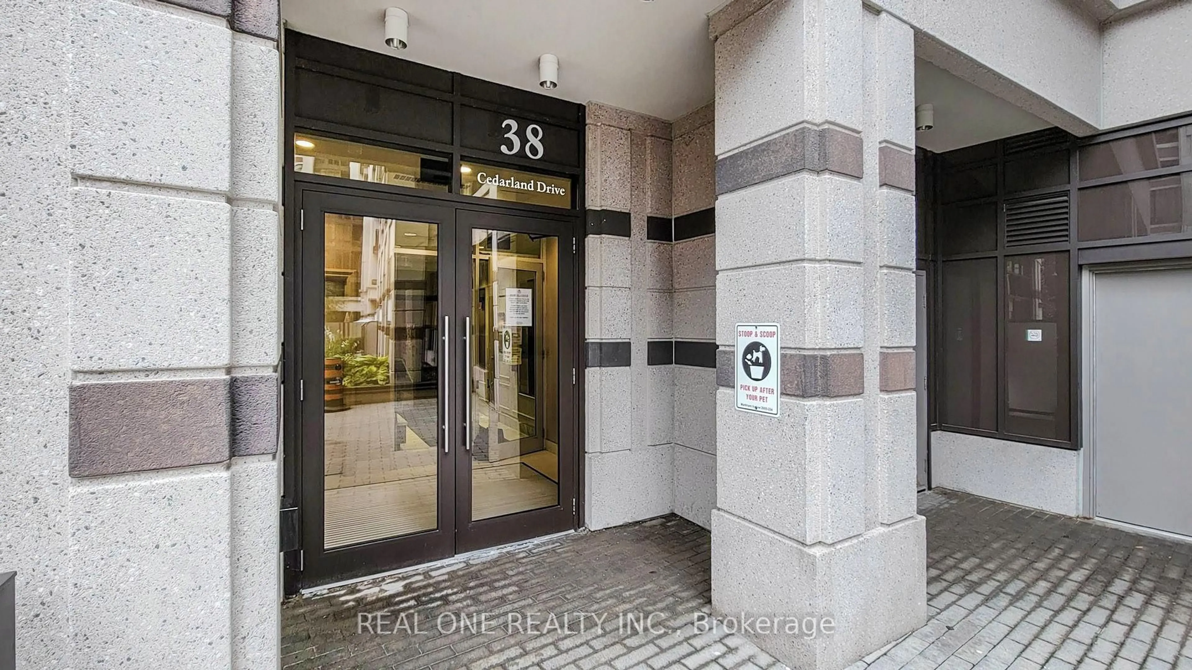 Indoor foyer for 38 Cedarland Dr #1205, Markham Ontario L6G 0G7