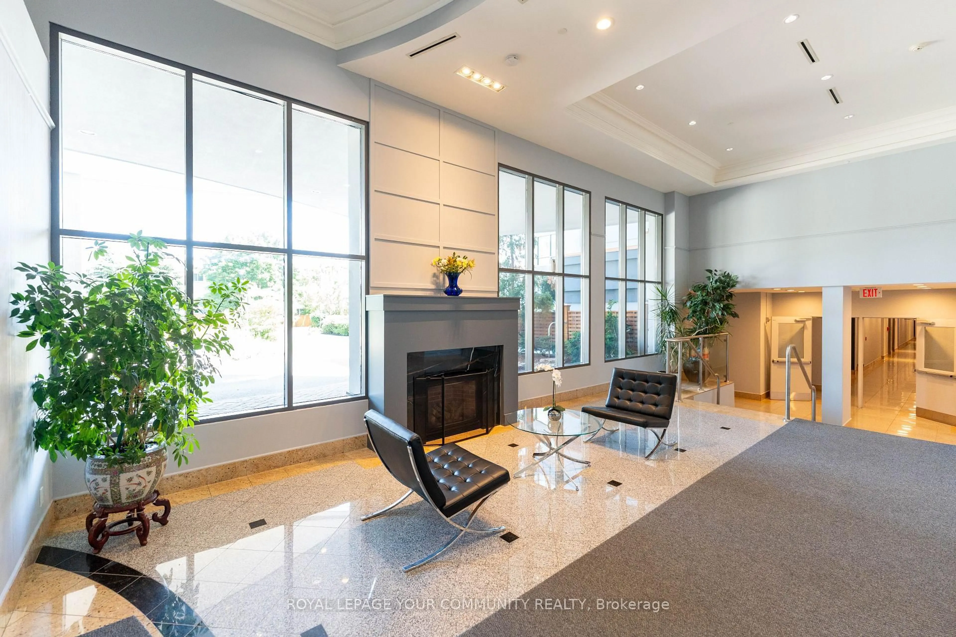 Lobby for 11121 Yonge St #110, Richmond Hill Ontario L4C 0S7