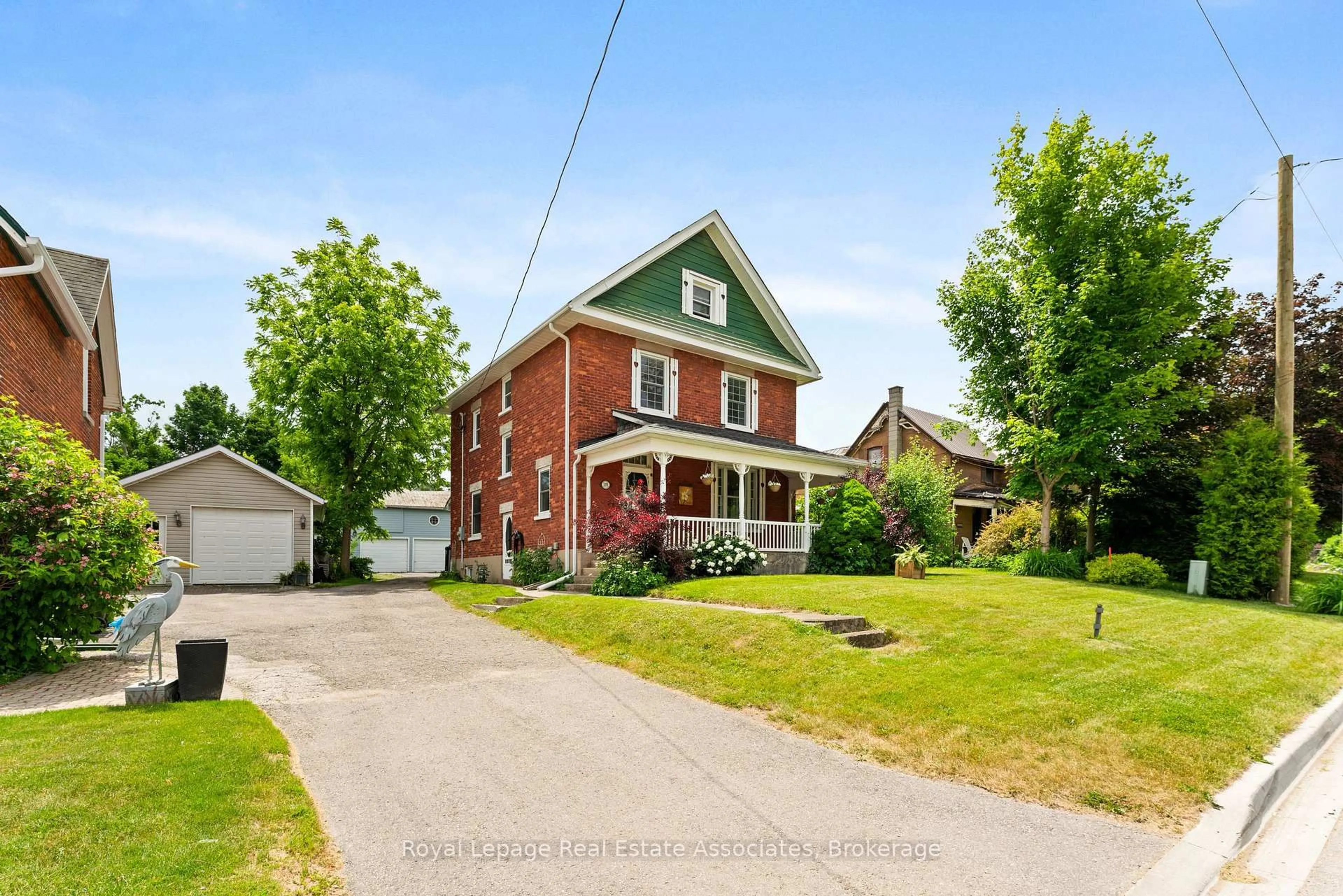 Home with brick exterior material, street for 1379 Killarney Beach Rd, Innisfil Ontario L0L 1W0