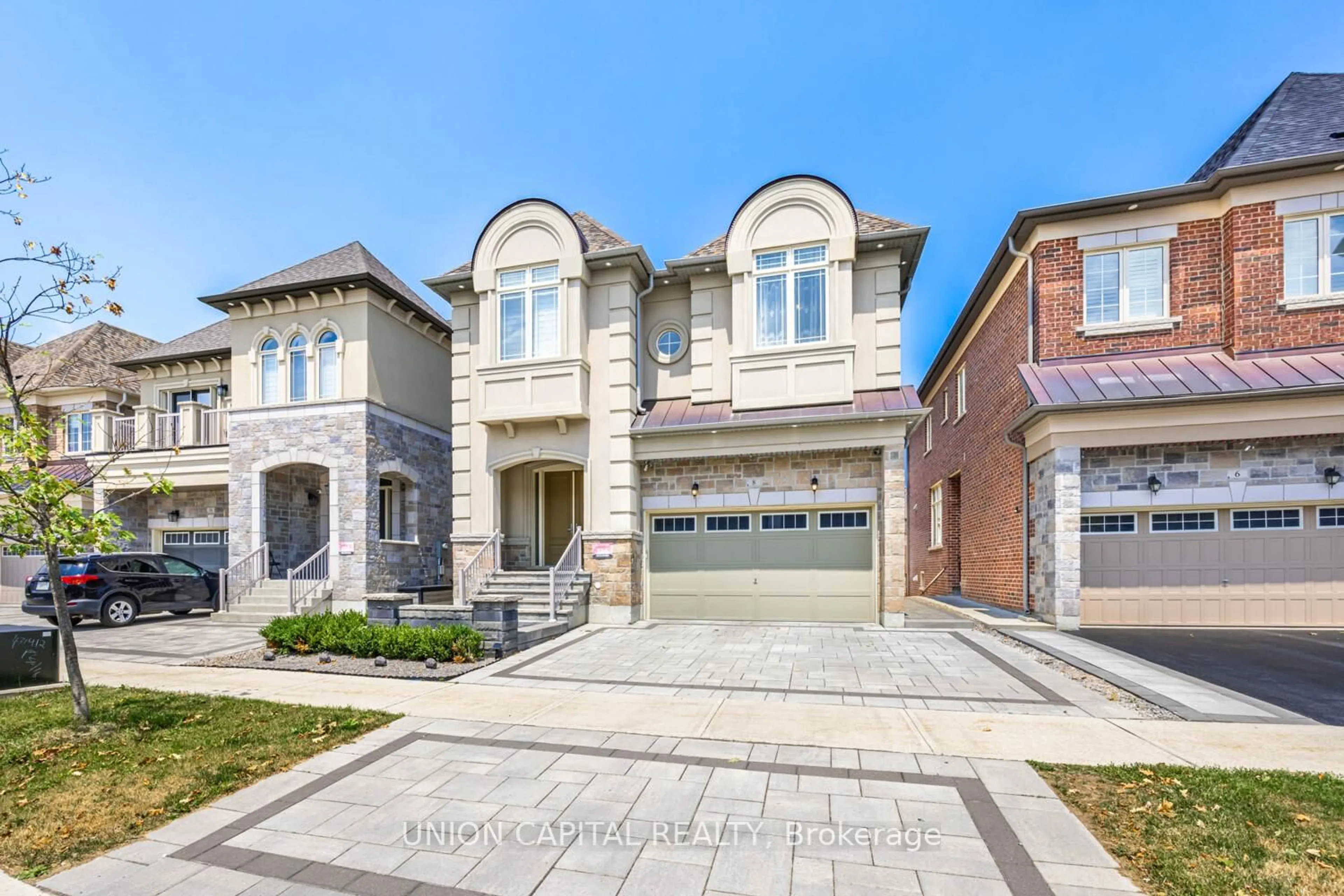 Home with brick exterior material, street for 8 Drizzel Cres, Richmond Hill Ontario L4E 1G7
