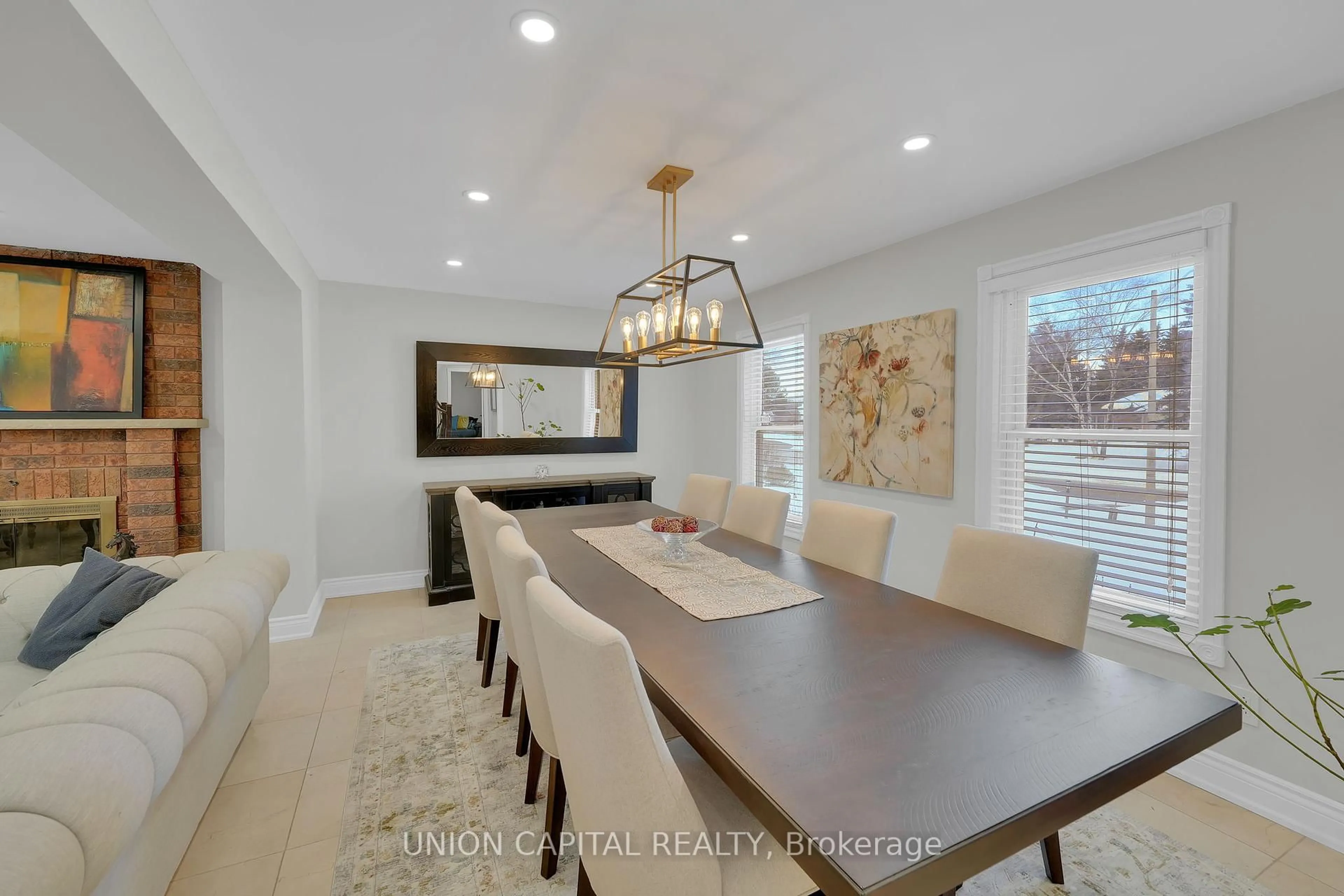 Dining room, unknown for 12 Reesor Pl, Whitchurch-Stouffville Ontario L4A 2C6