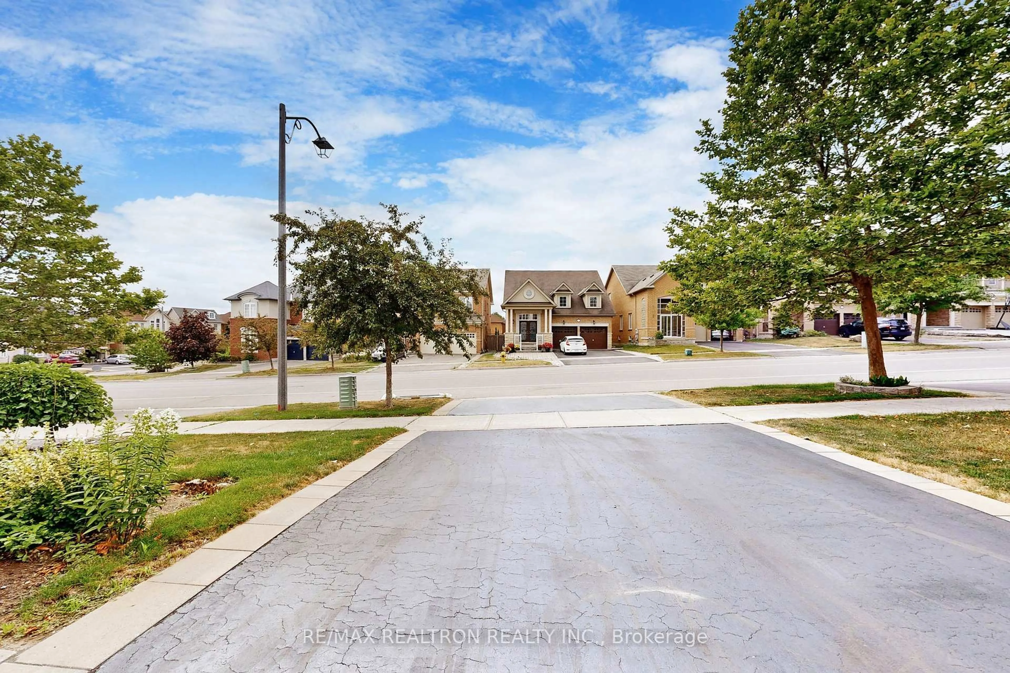 Unknown for 134 Maurier Blvd, Vaughan Ontario L6A 0V1