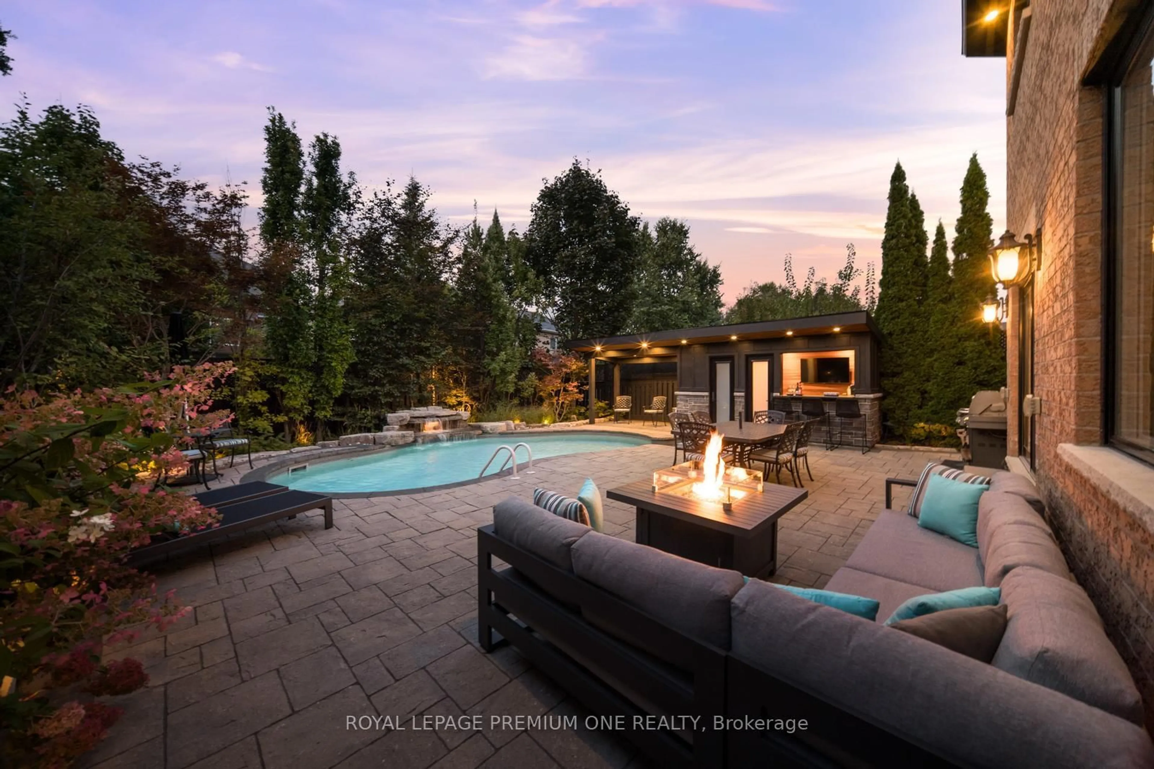 Patio, water/lake/river/ocean view for 28 Johnswood Cres, Vaughan Ontario L4H 2K7