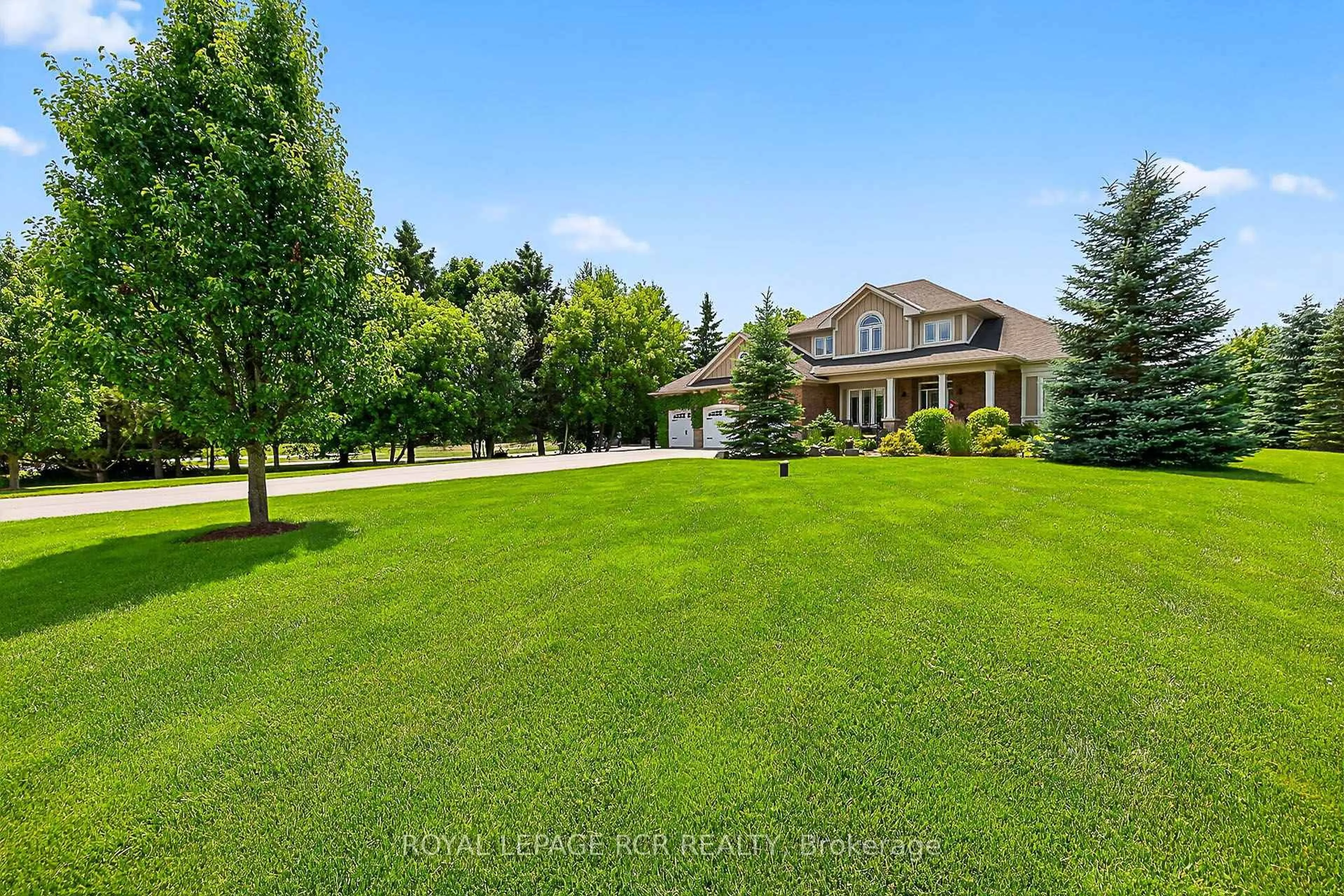 A pic from outside/outdoor area/front of a property/back of a property/a pic from drone, water/lake/river/ocean view for 14 Goodwood St, Uxbridge Ontario L0C 1A0