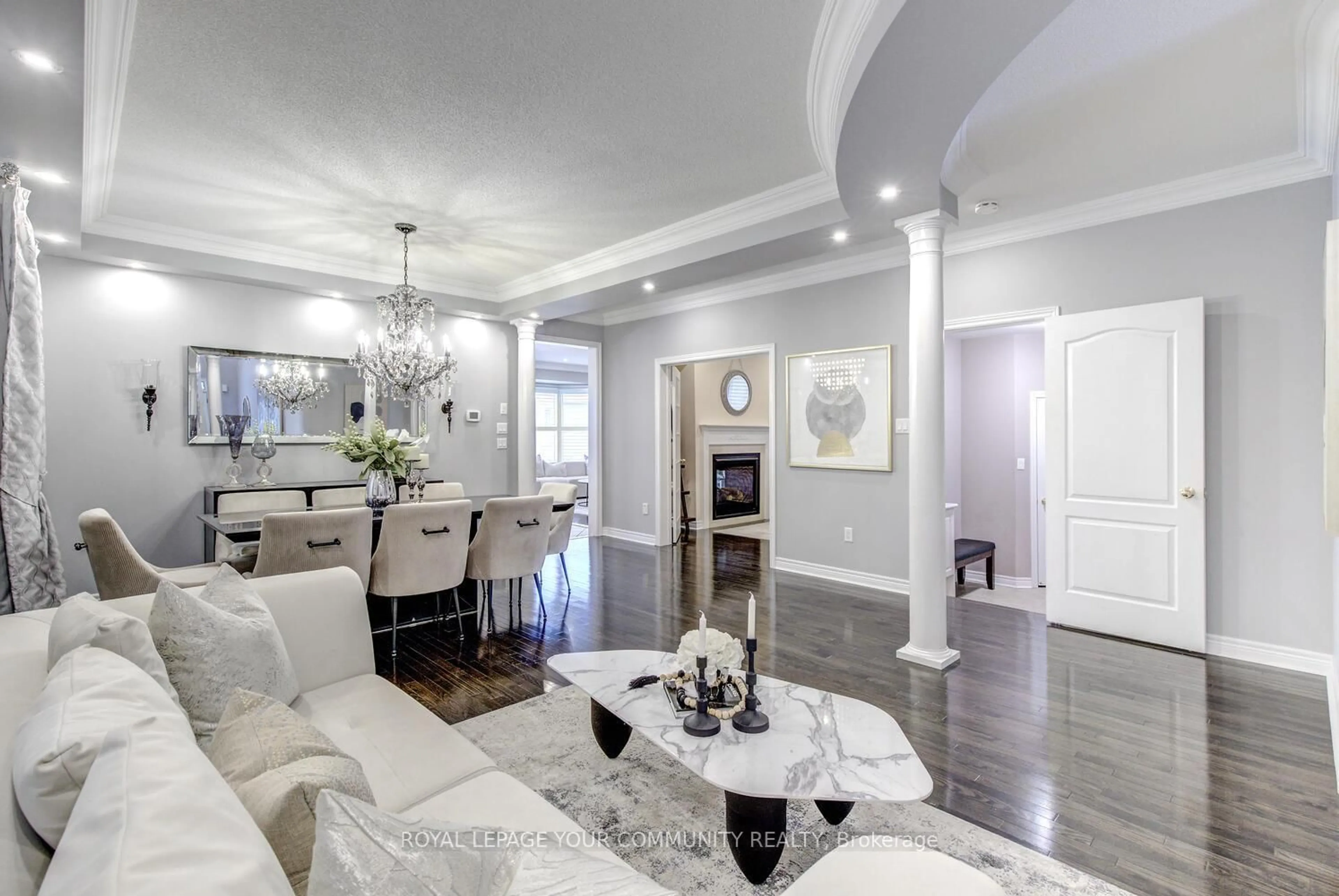 Living room with furniture, unknown for 35 Chayna Cres, Vaughan Ontario L6A 0N2