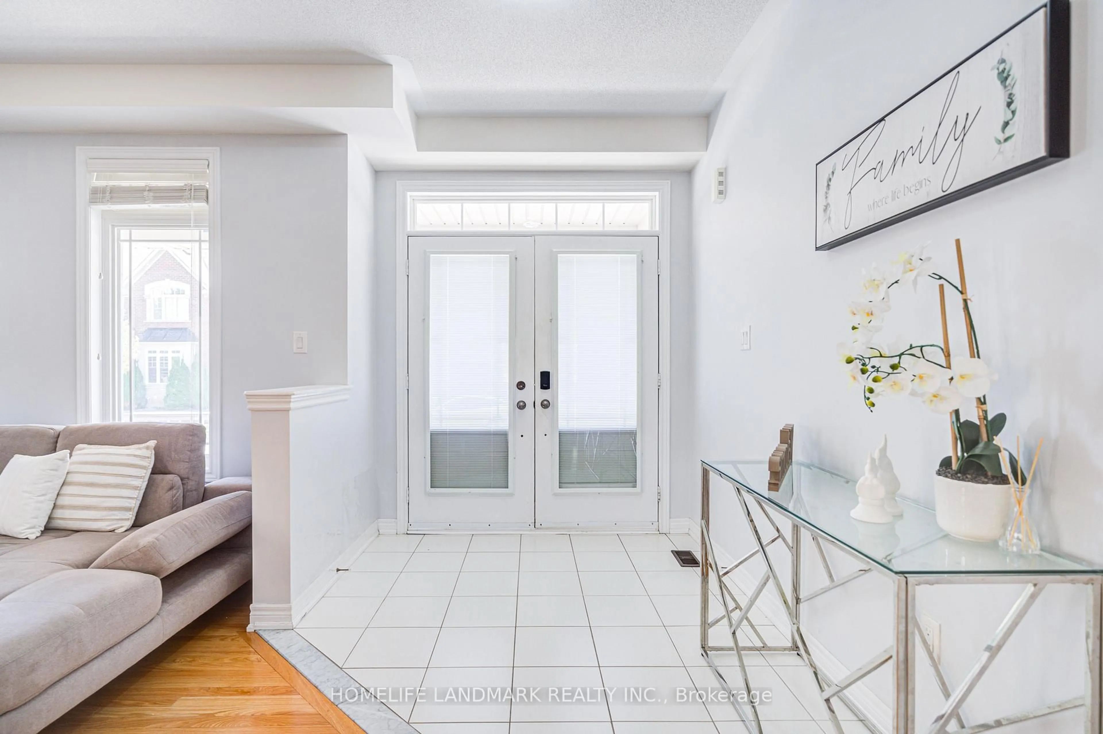 Indoor entryway for 40 Bitola Dr, Markham Ontario L6E 0M7