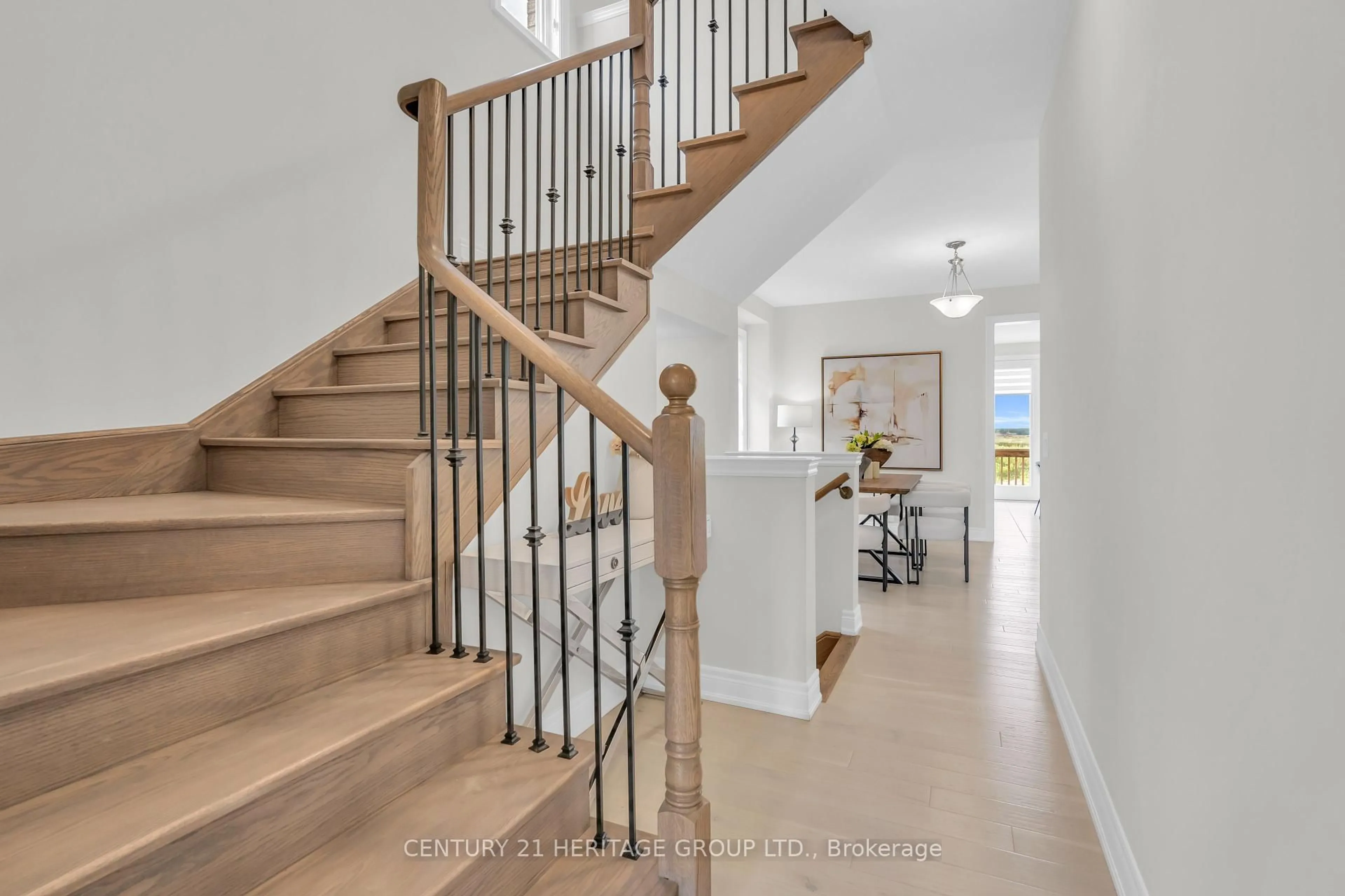 Stairs for 69 Strathgreen Lane, Georgina Ontario L4P 0J2
