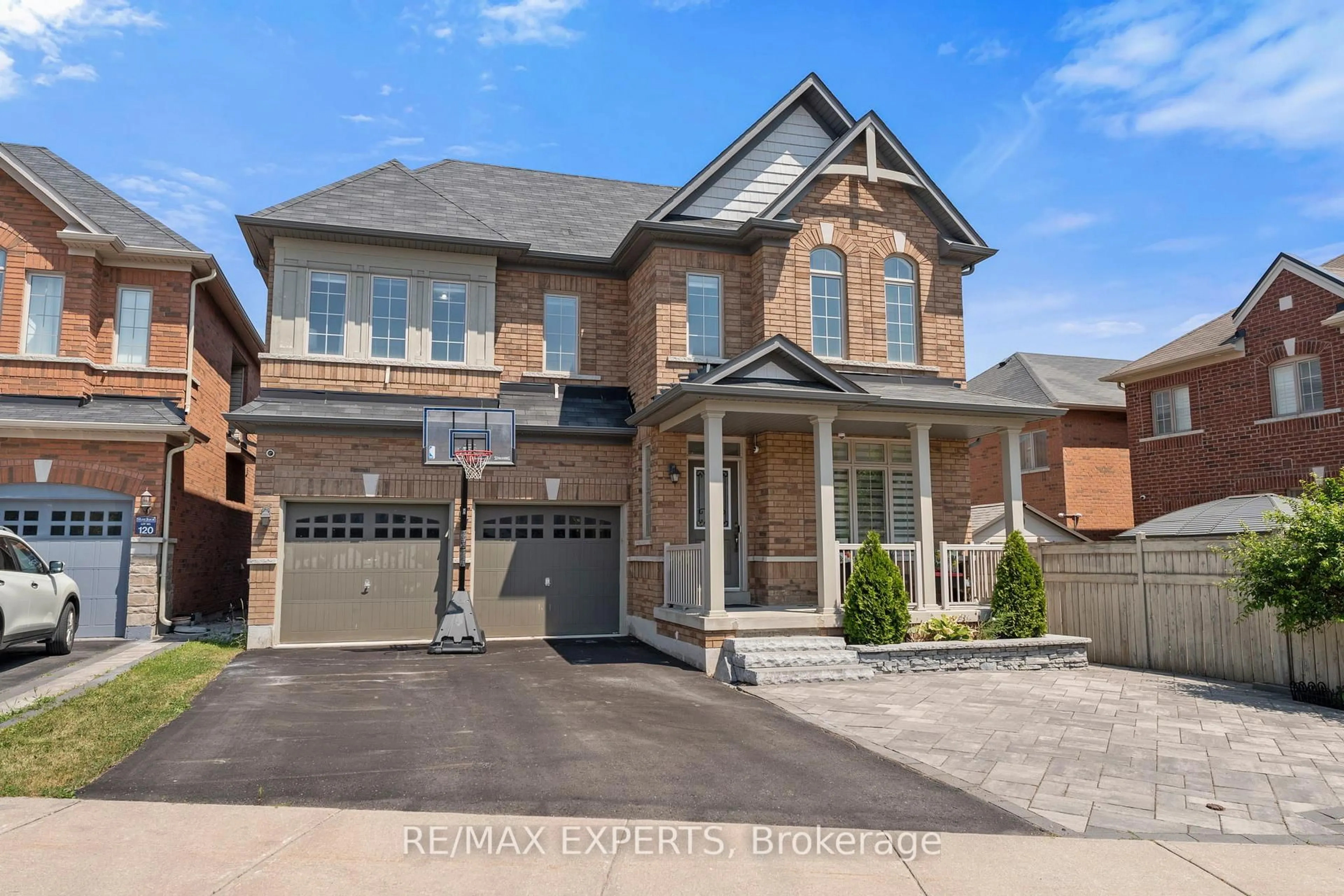 Home with brick exterior material, street for 72 Foshan Ave, Markham Ontario L6C 0P8