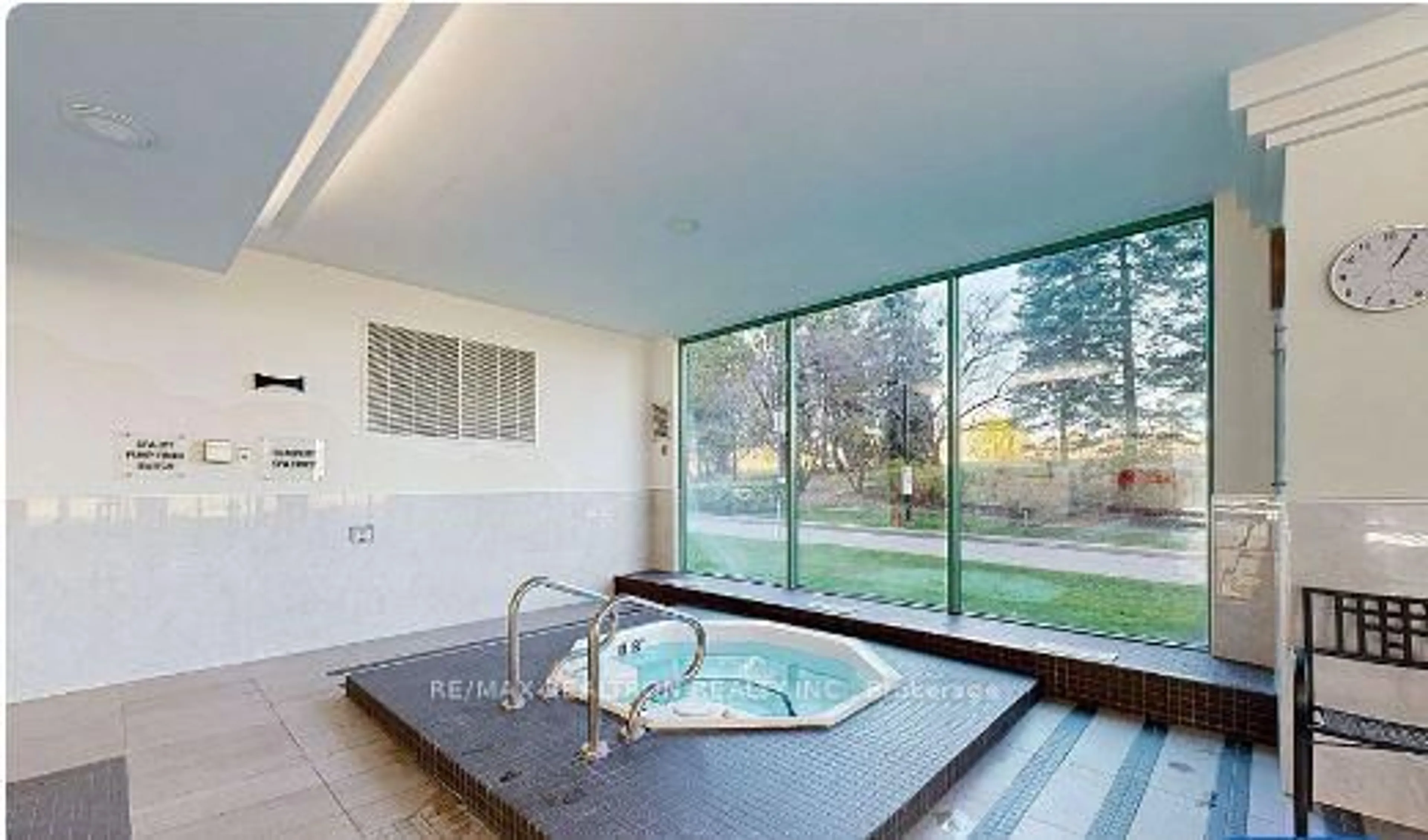 Contemporary bathroom, ceramic/tile floor for 7905 Bayview Ave #810, Markham Ontario L3T 7N3