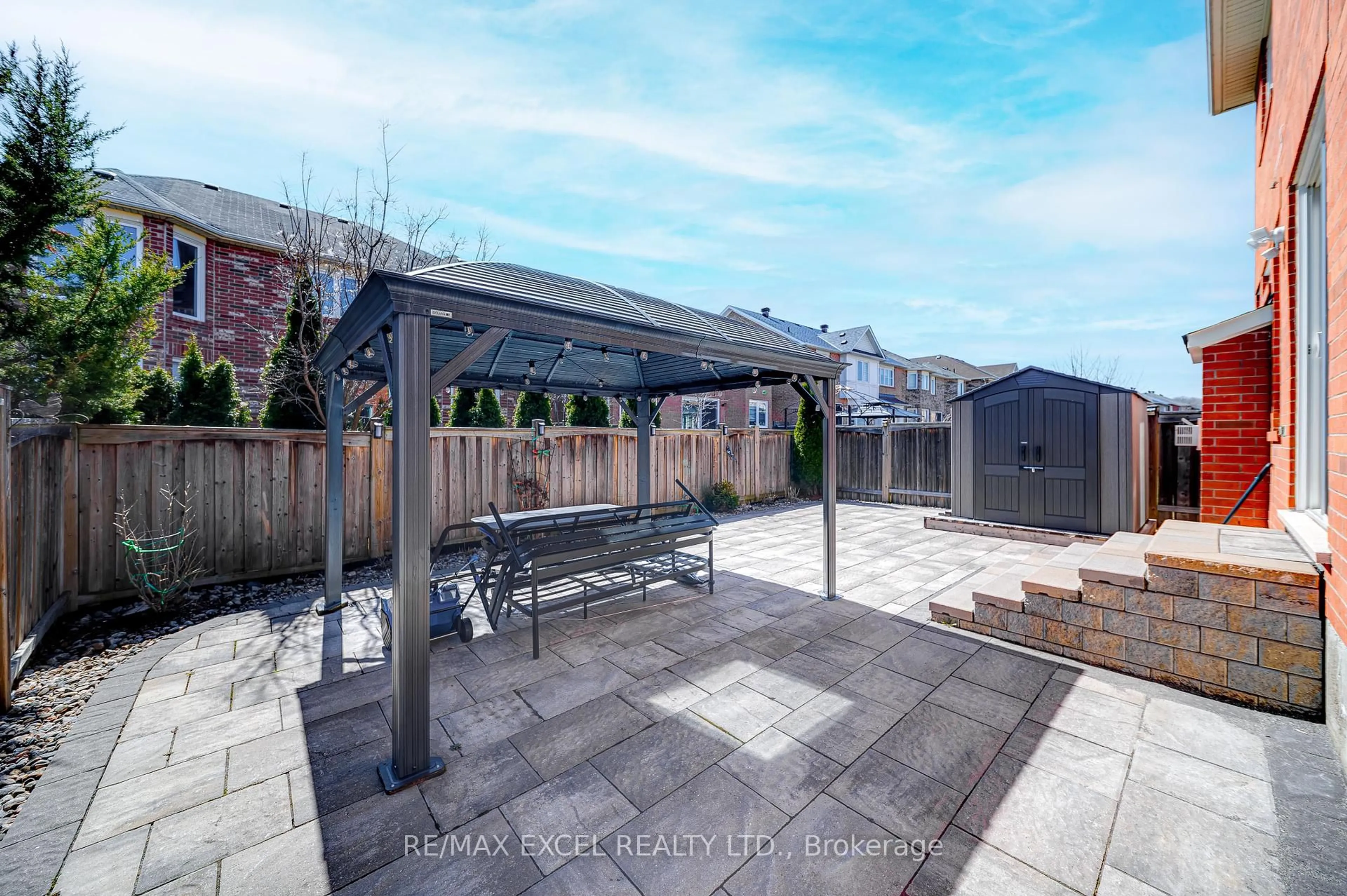 Patio, street for 99 James Parrott Ave, Markham Ontario L6E 2B3